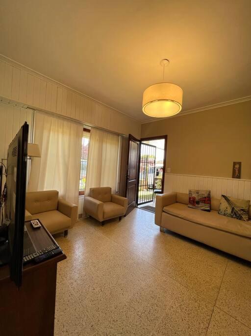 CASA HERMOSA EN LA MEJOR ZONA PARQUE . DISFRUTALA!