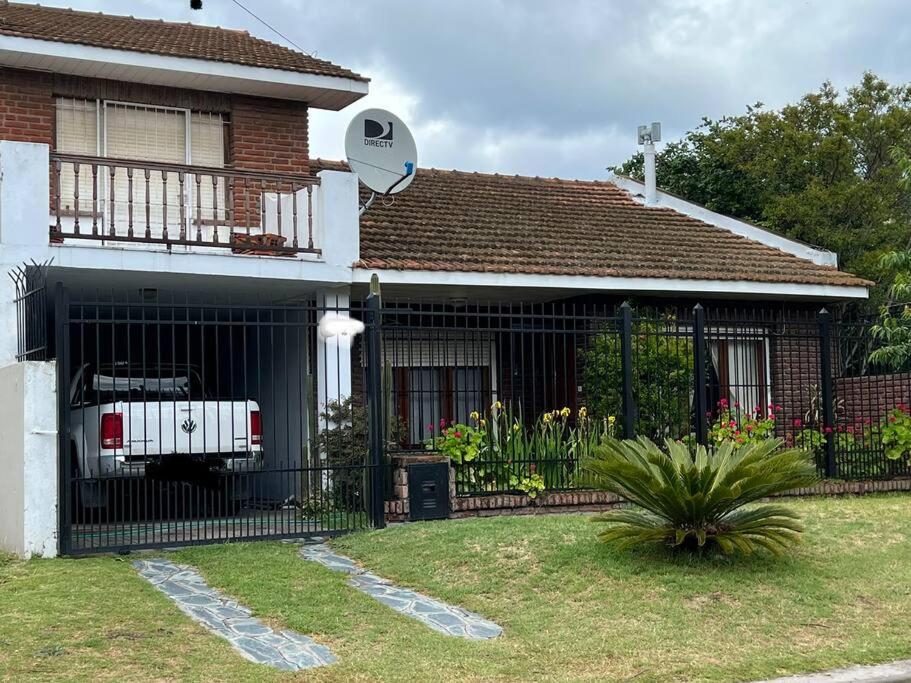 CASA HERMOSA EN LA MEJOR ZONA PARQUE . DISFRUTALA!