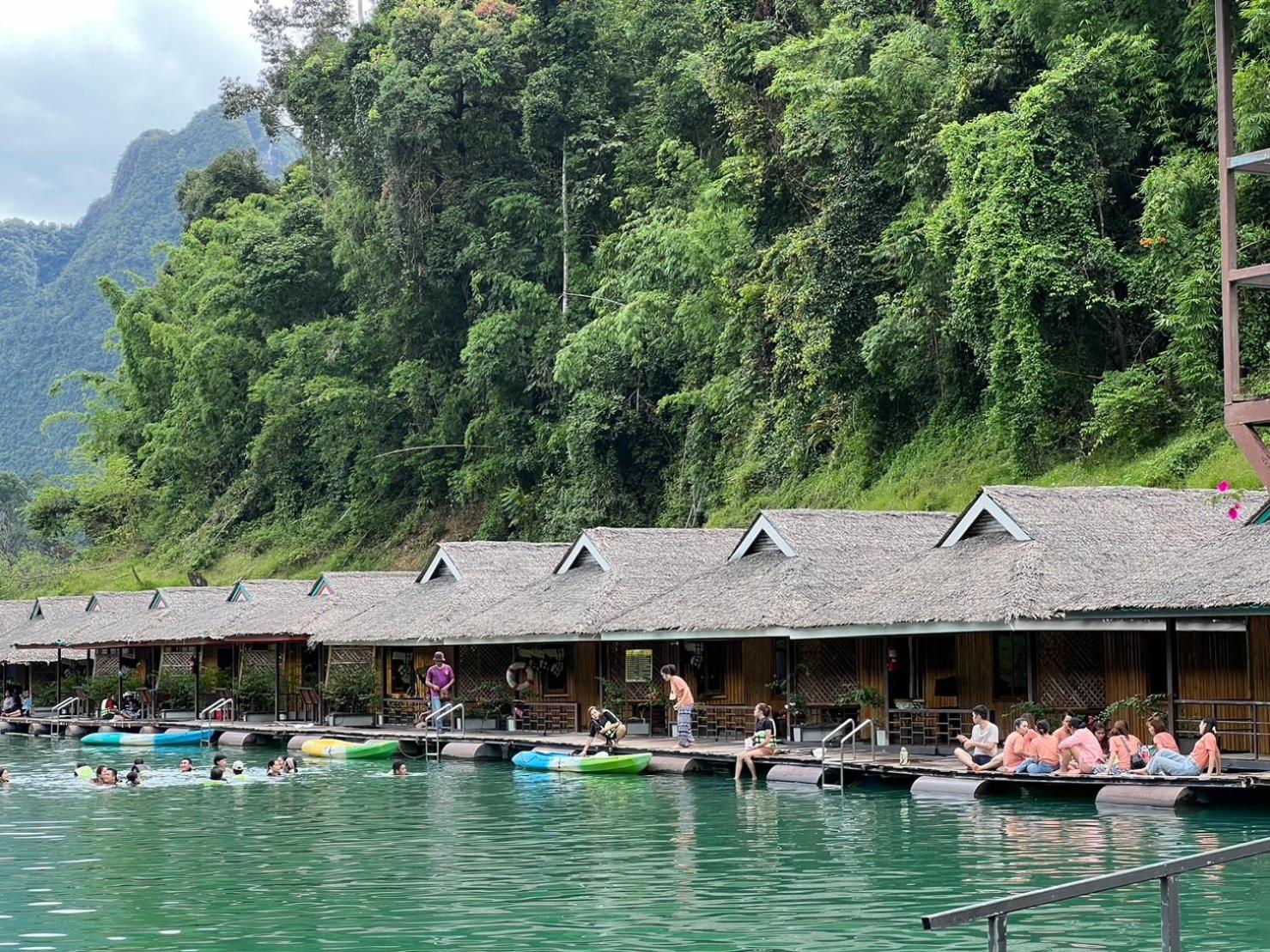 Praiwan Raft House 21