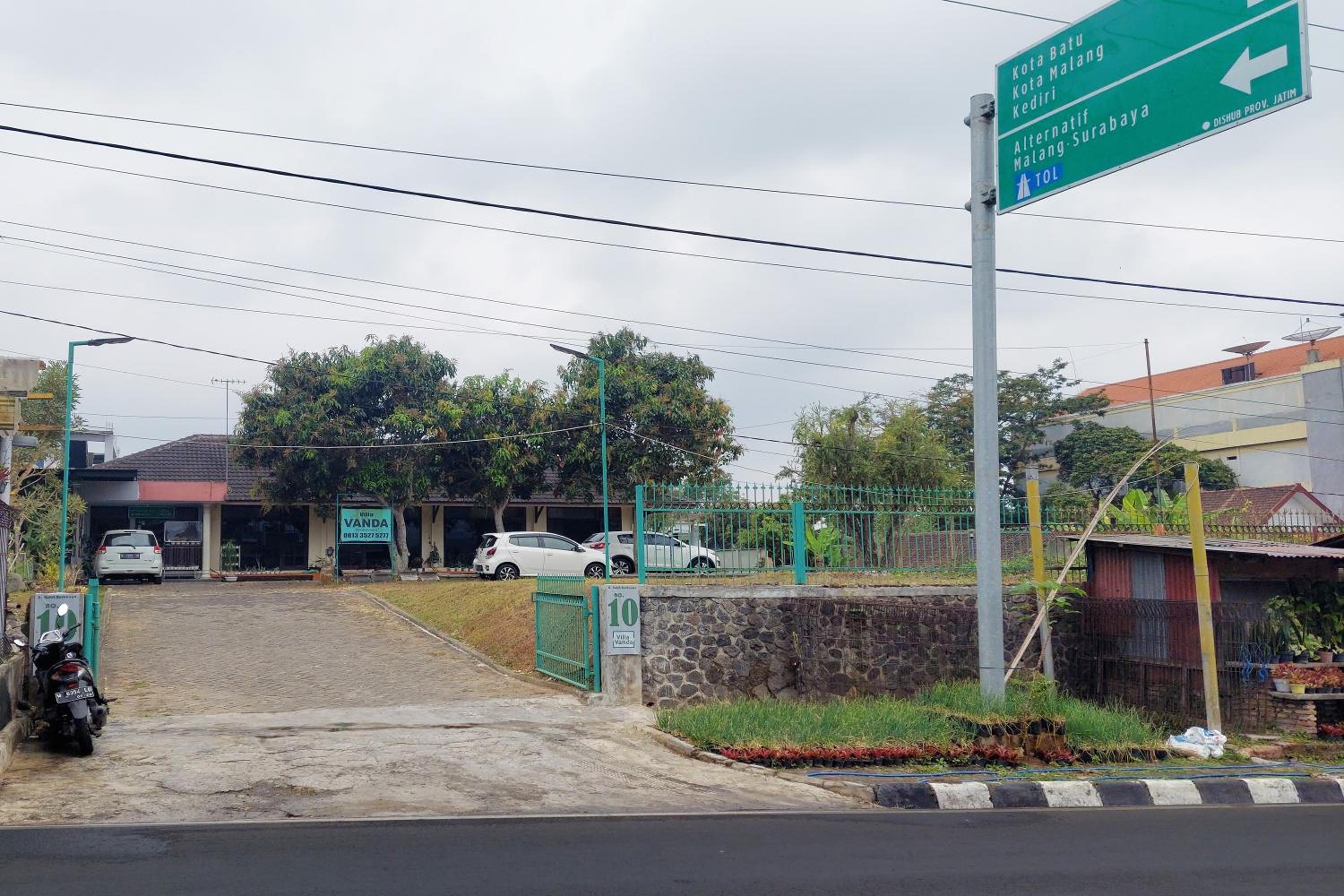 Vanda Villa Batu view 5