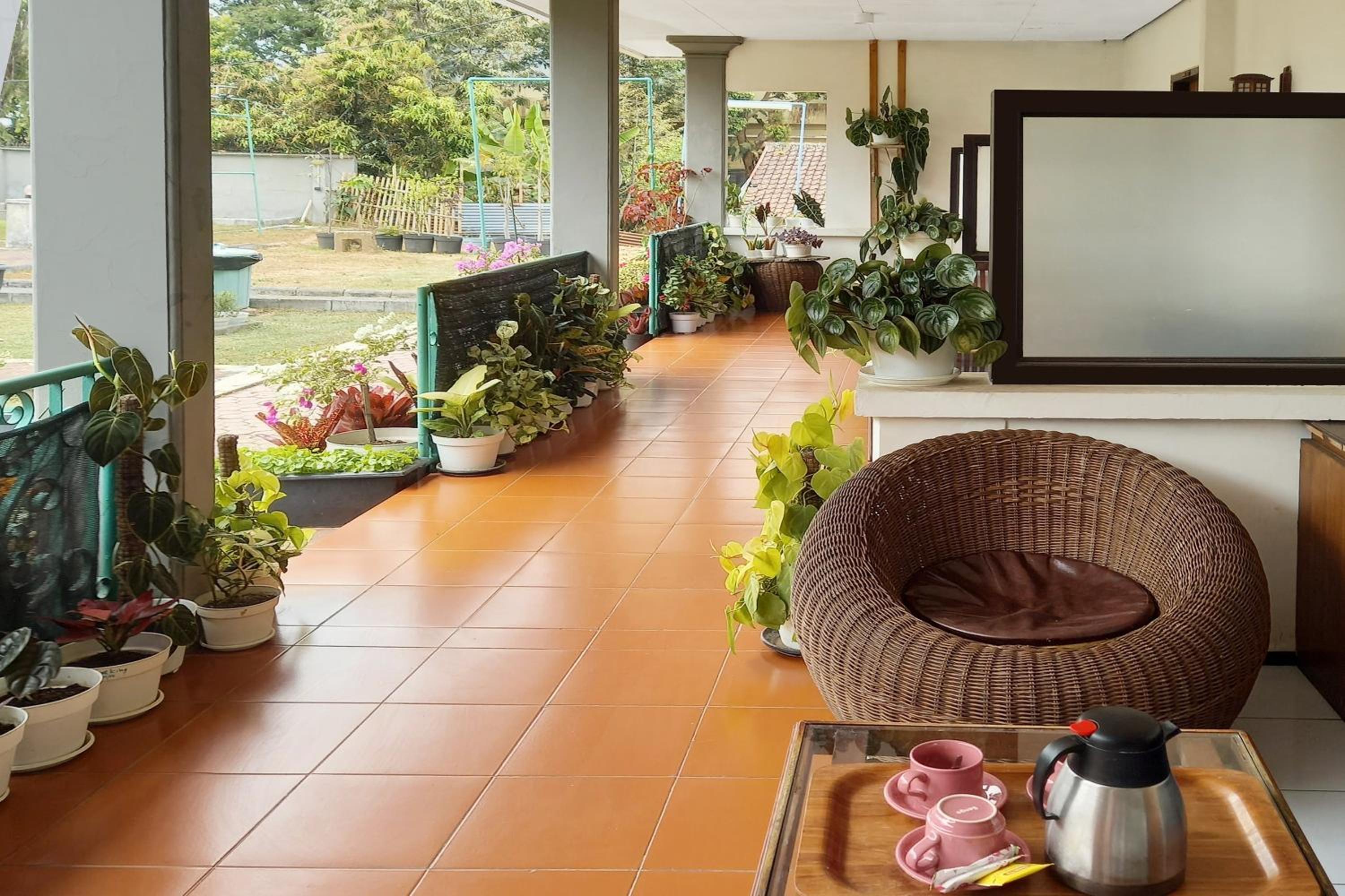 Vanda Villa Batu view 3