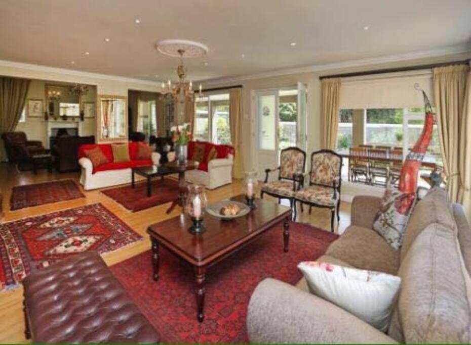 Solar Entertainers dream on Constantia wineroute