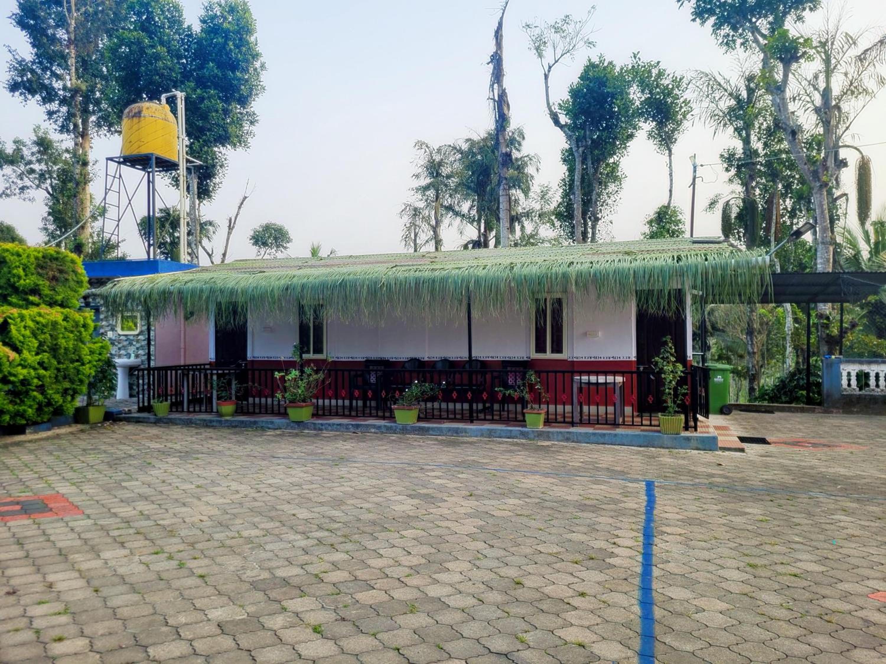 Giri Darshini Homestay - 3BH, Simple Rooms with Pool & Private Falls view 5