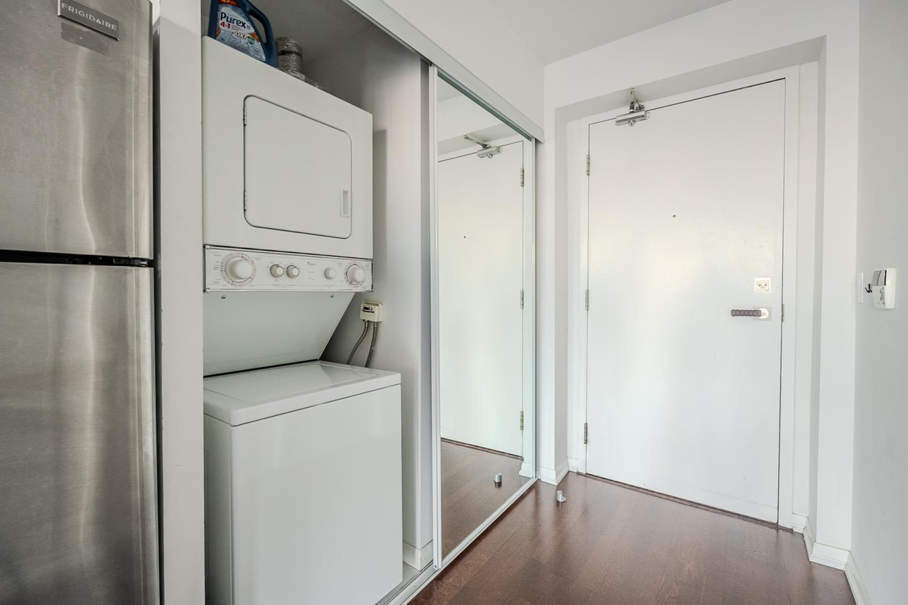 Globalstay. Burano Condos in Downtown Toronto