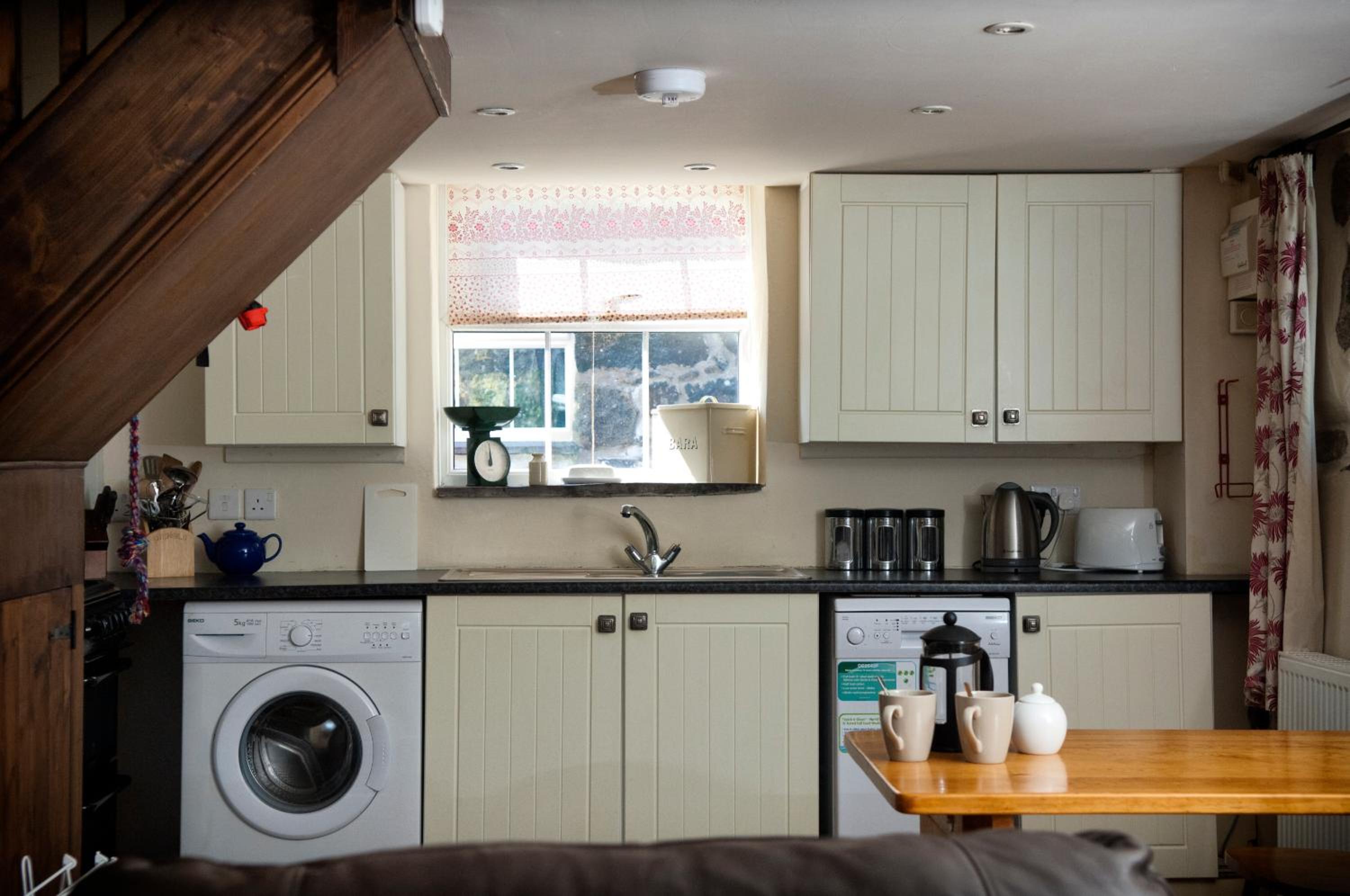 RB Contractor Stays - Celyn view 5