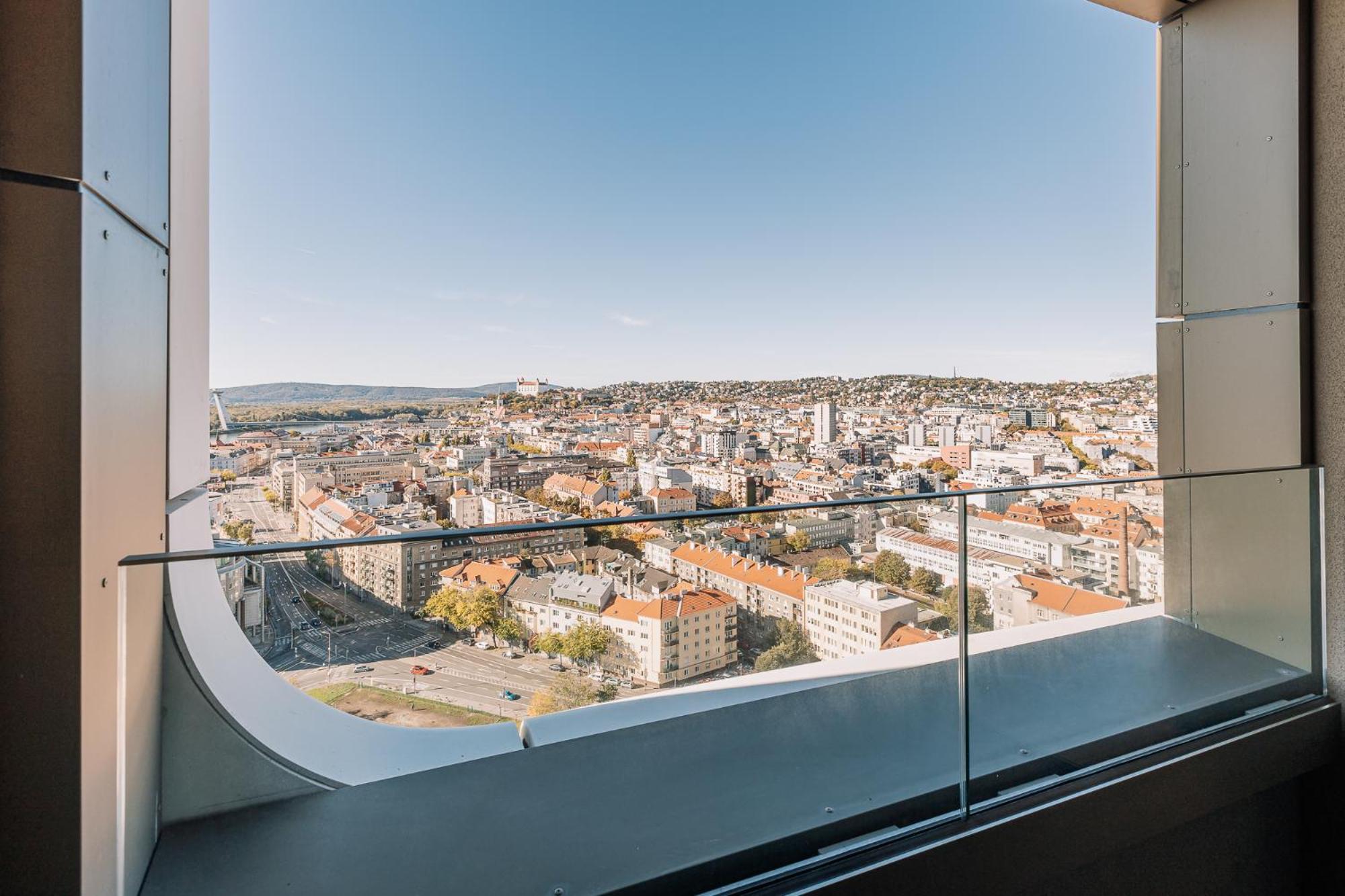 SKAU Sky Park Coral by Zaha Hadid 22 floor 1Tower Panoramic View Free Parking view 4