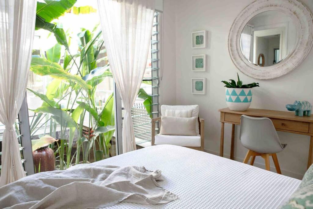 Indigo Blue - 600m to beach, pet by approval