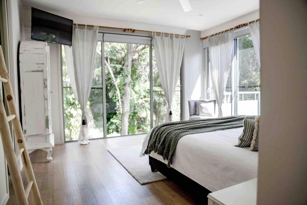 Indigo Blue - 600m to beach, pet by approval
