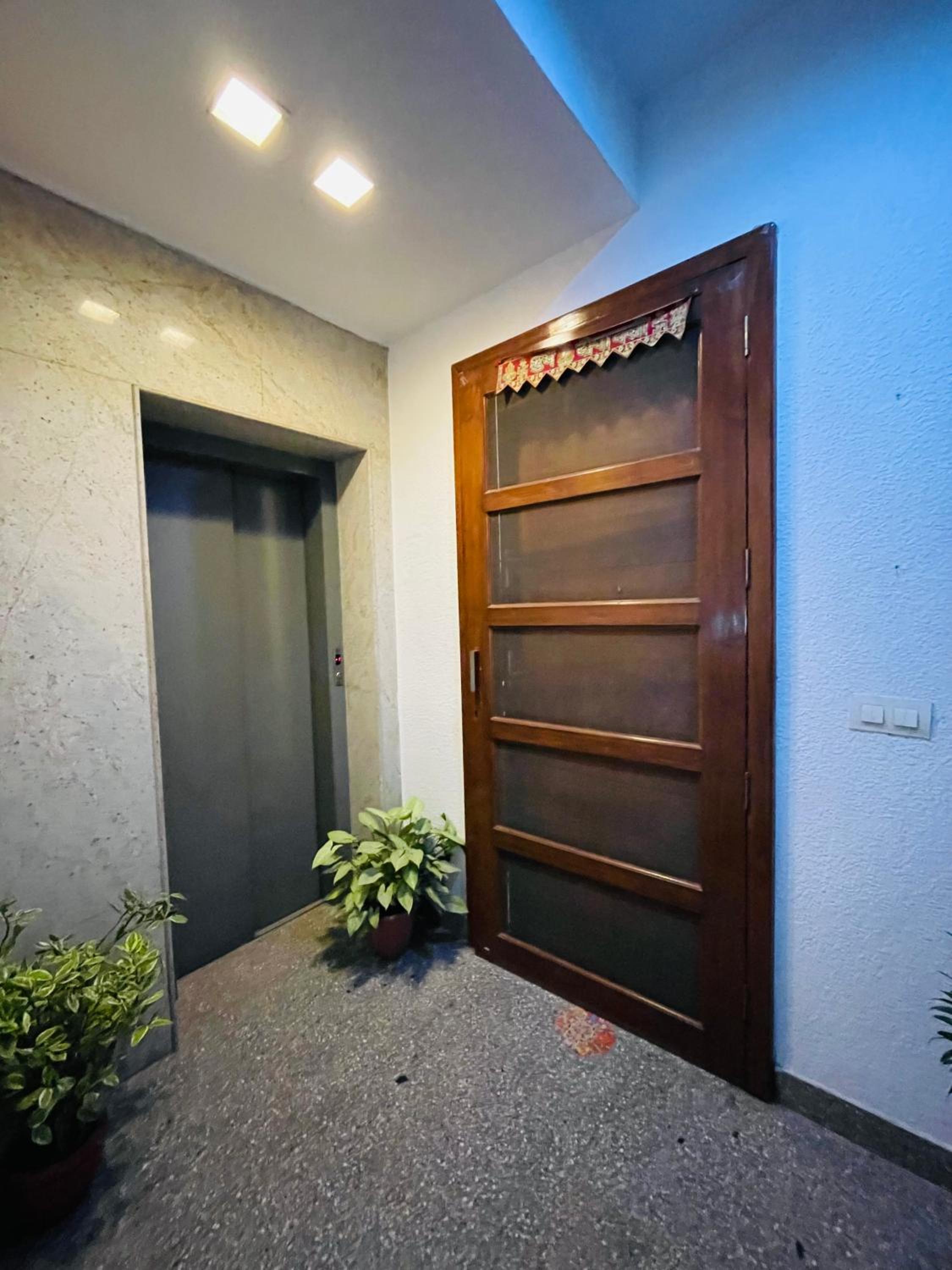 DIVINE INDIA SERVICE APARTMENT 4BHK , J-191 , SAKET view 3