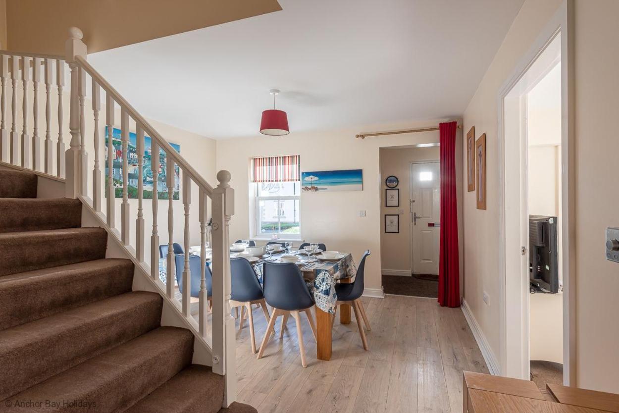 Greenwich Cottage - Part of the The Bay Filey Holiday Village with pool, gym and direct beach access, pub, restaurant, tennis and meadows walks