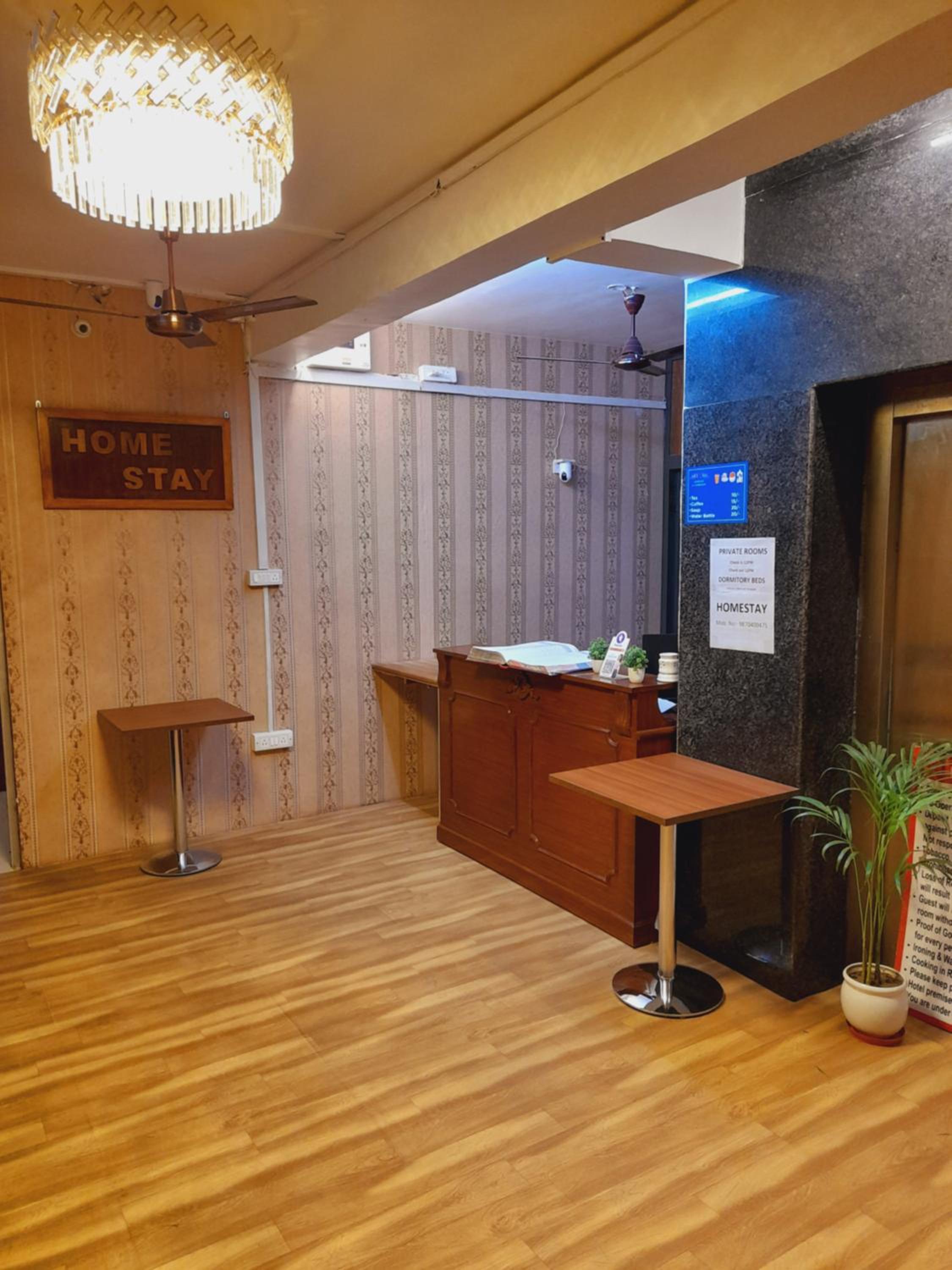 Homestay at Kashmiri Gate Metro & Old Delhi Railway Station