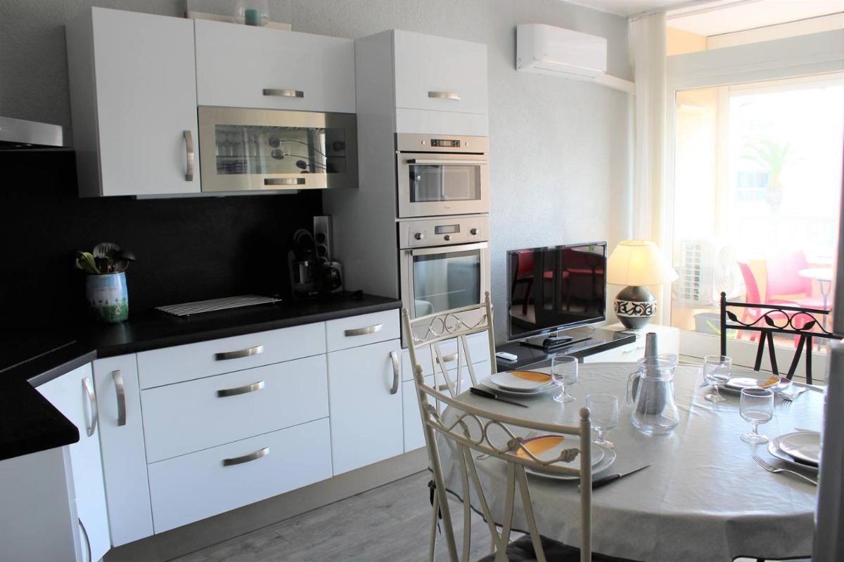 Agréable appartement T2 avec loggia proche commerces et plage - 4ALB24 view 3