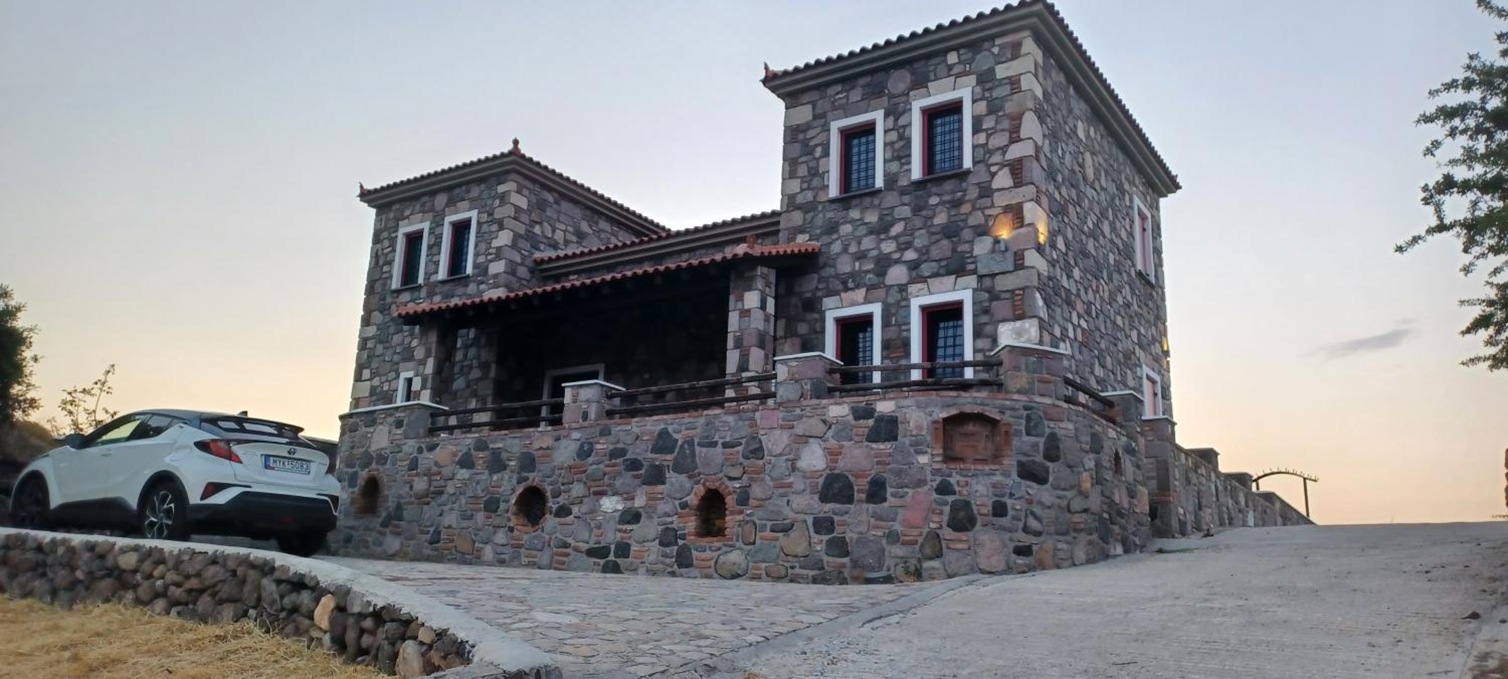Molivos Castleview Luxury Villa with private parking