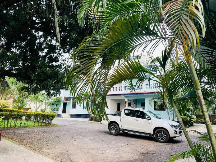 Turquoise 5bhk Villa in Arpora 5mins to Baga view 2