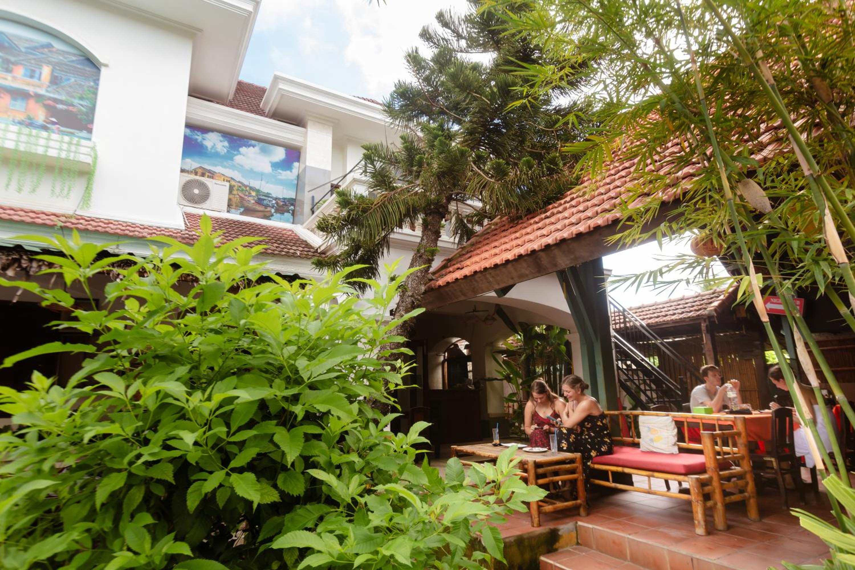 Serendipity Experience Hoi An Hostel