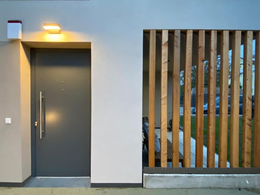 Modern Studio Gardenia_Gartenwohnung Alte Donau