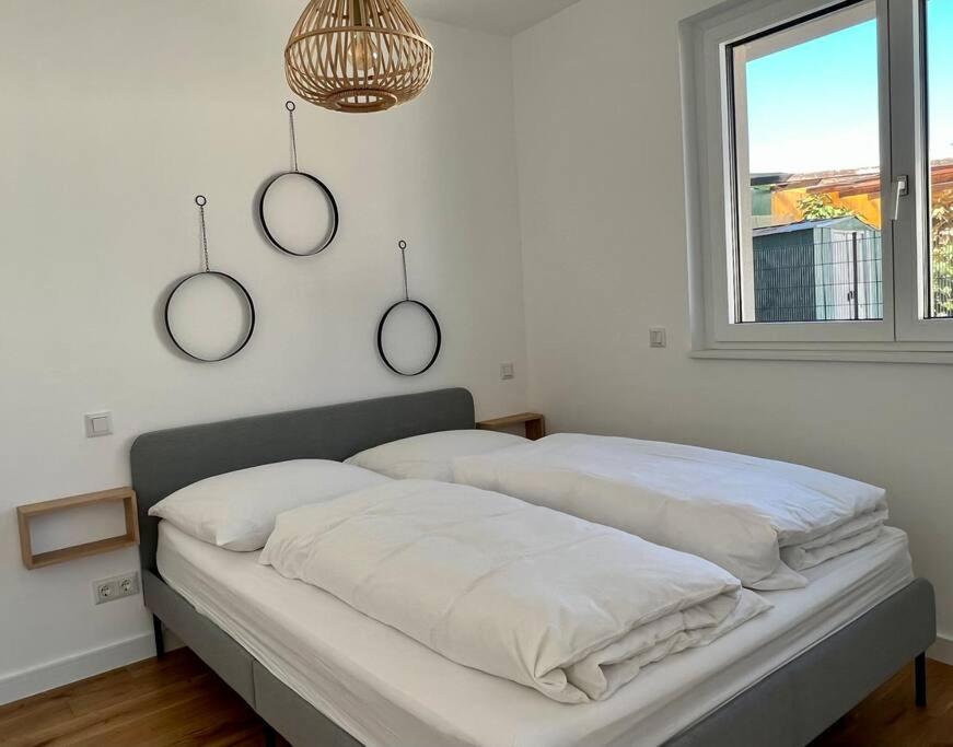 Modern Studio Gardenia_Gartenwohnung Alte Donau