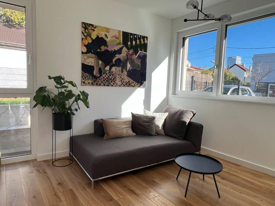 Modern Studio Gardenia_Gartenwohnung Alte Donau