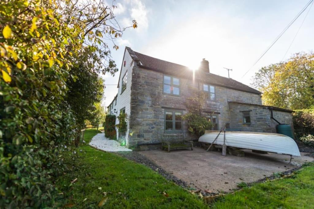 Peaceful Riverside Five Bed Cottage in Somerset view 4
