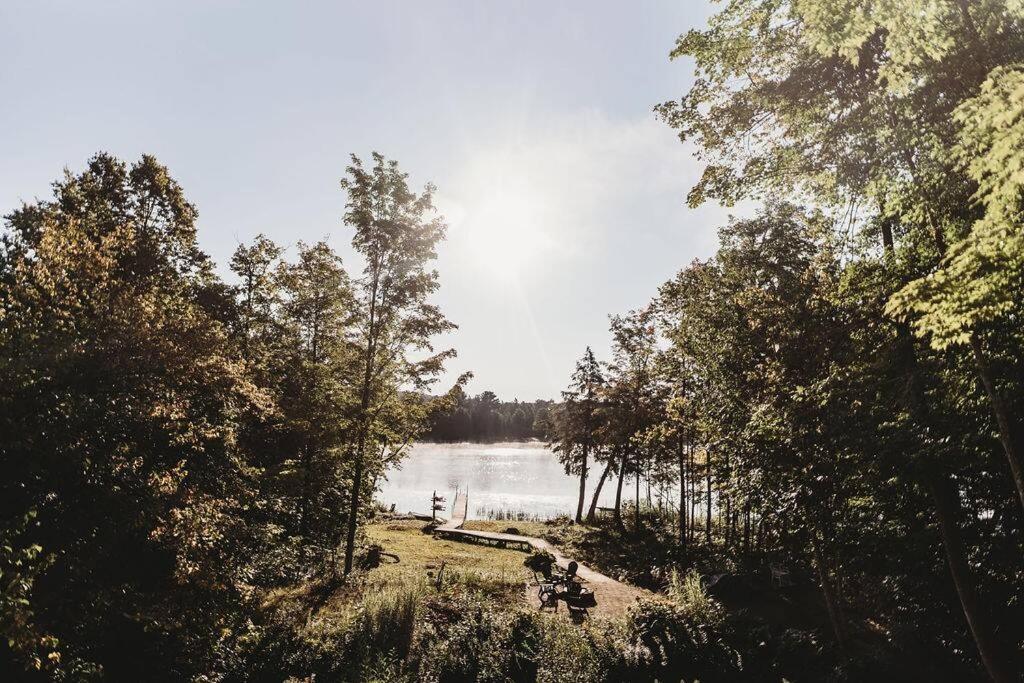 Large home on the Lake, Hot tub, Families, Groups view 3