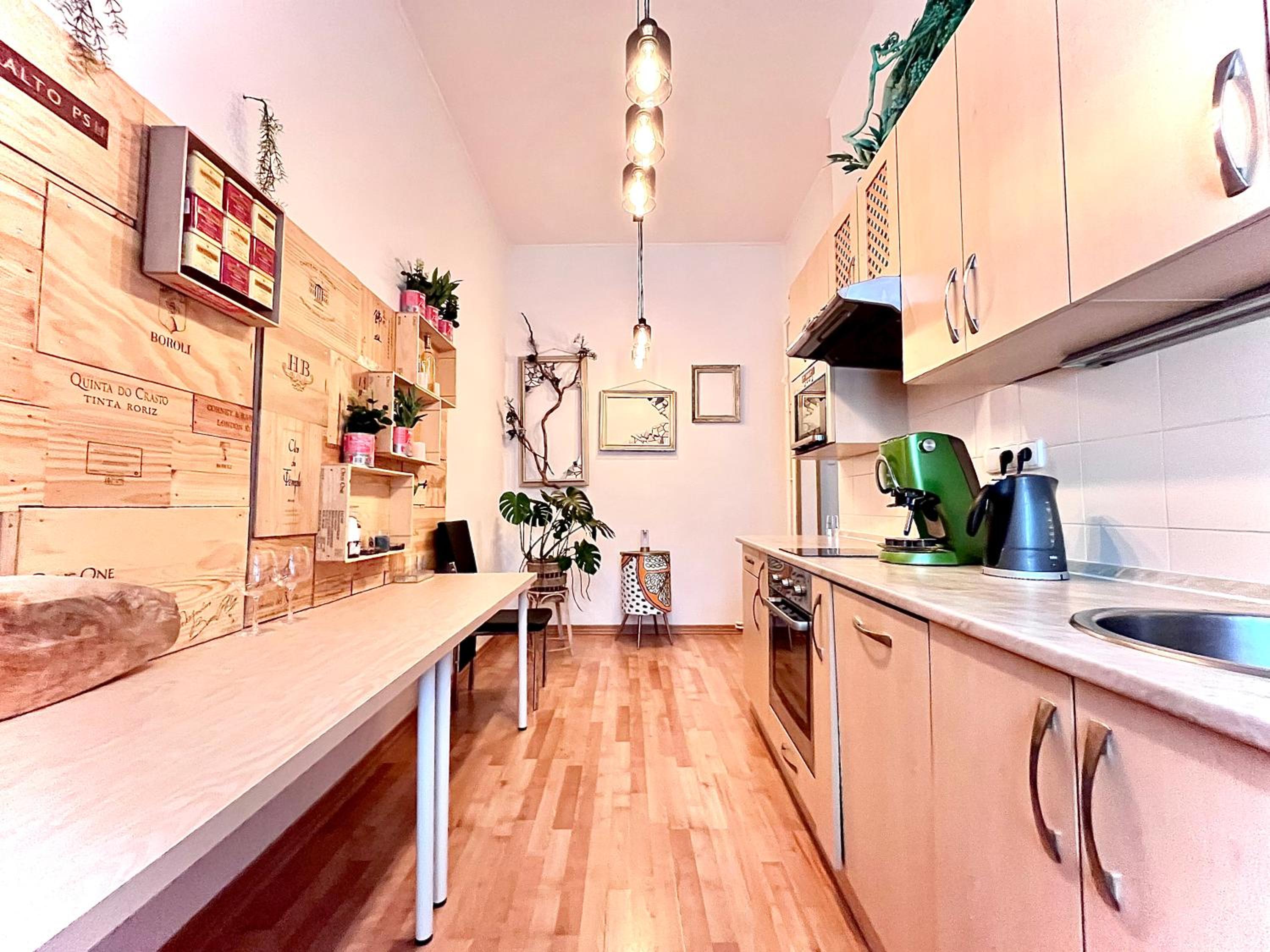 Sunny City - Apartment in SPA Zone with Private Garage