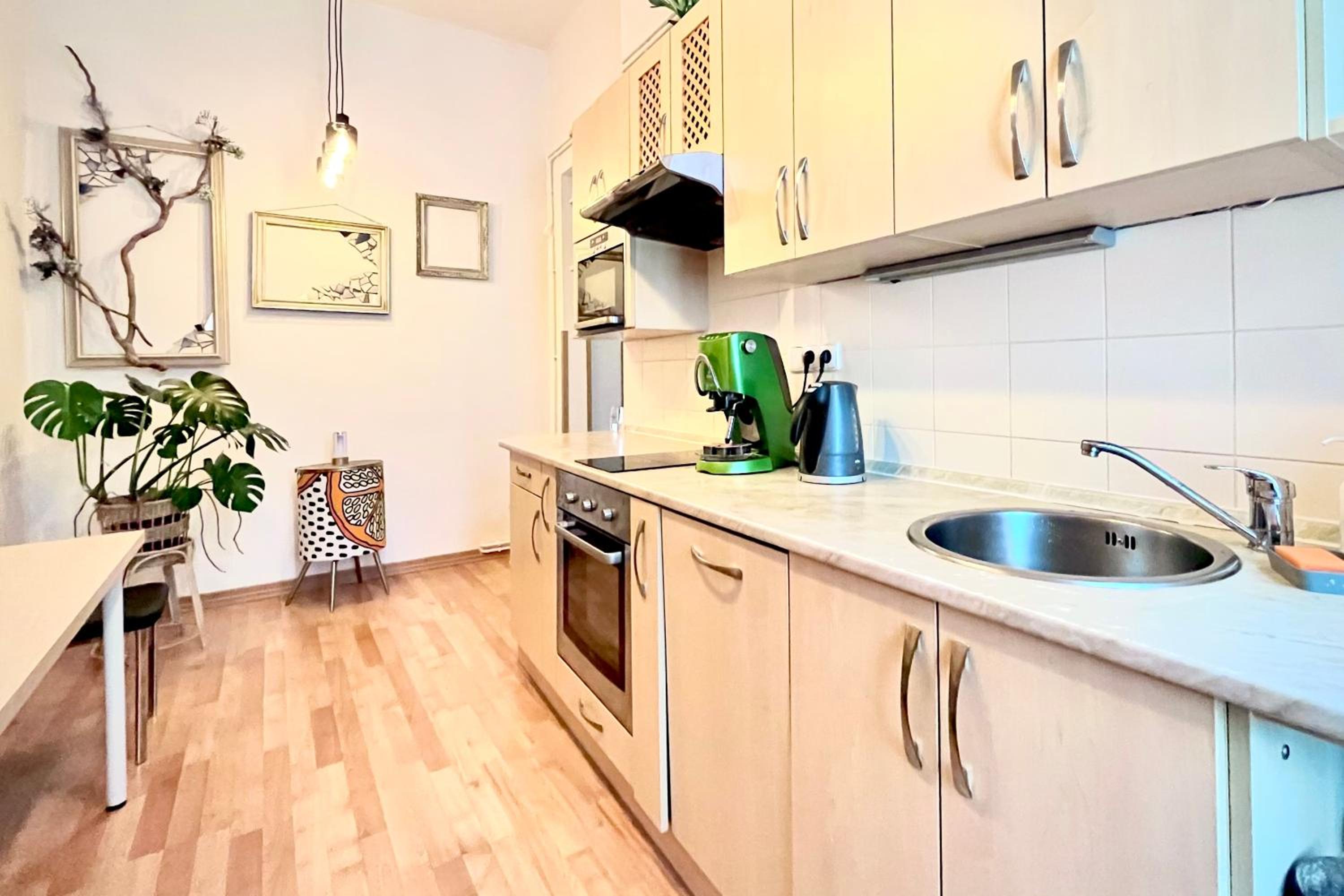 Sunny City - Apartment in SPA Zone with Private Garage