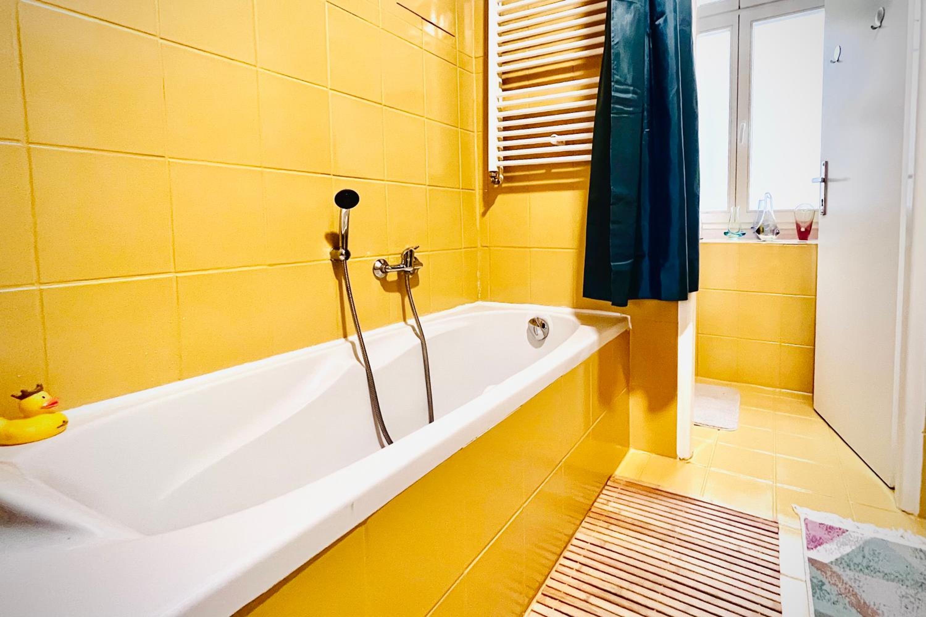Sunny City - Apartment in SPA Zone with Private Garage