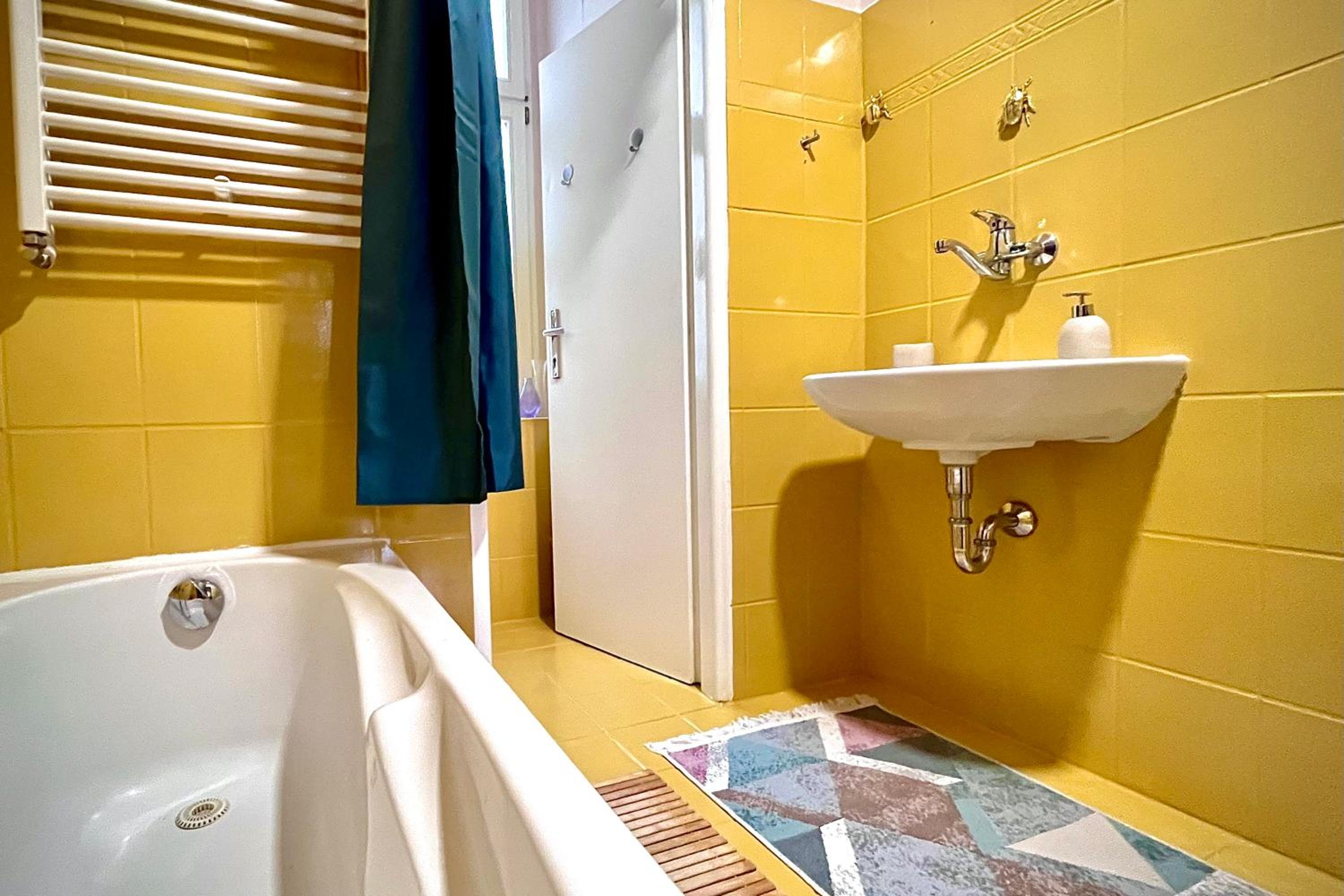 Sunny City - Apartment in SPA Zone with Private Garage