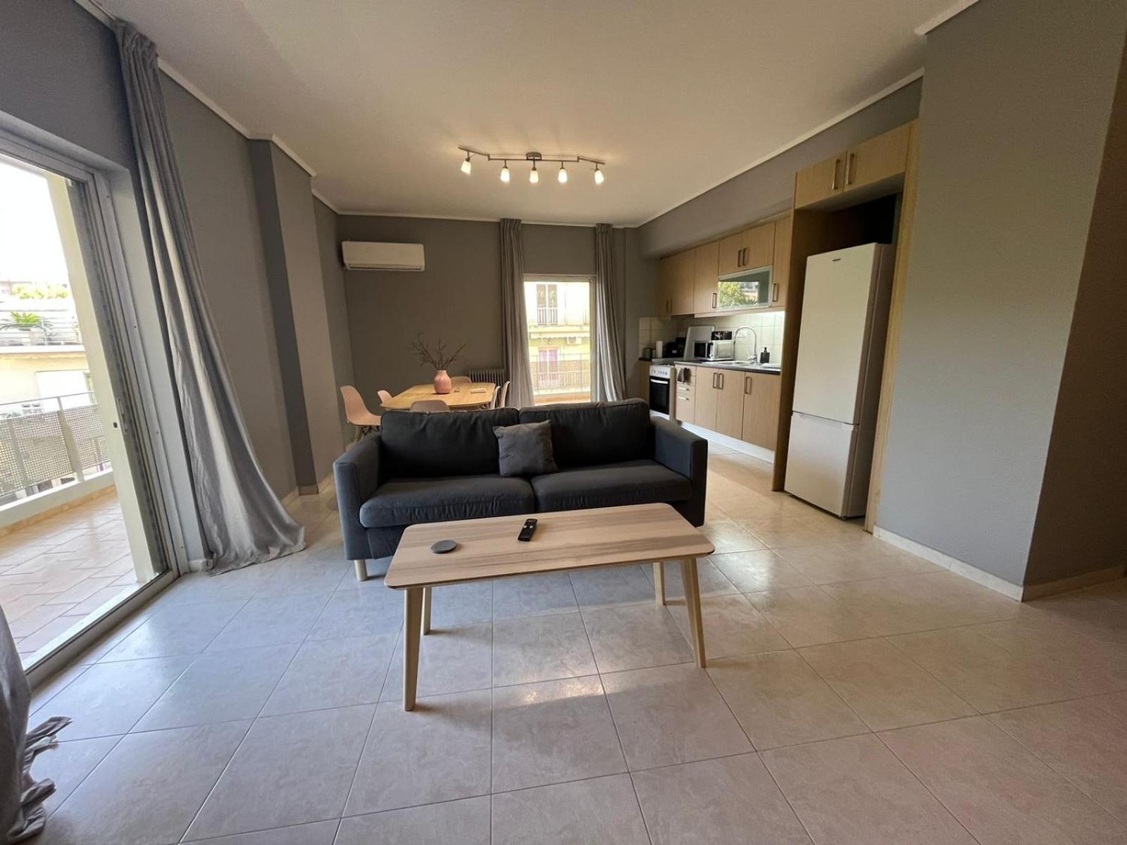 Renovated modern 3bdr flat w/balcony