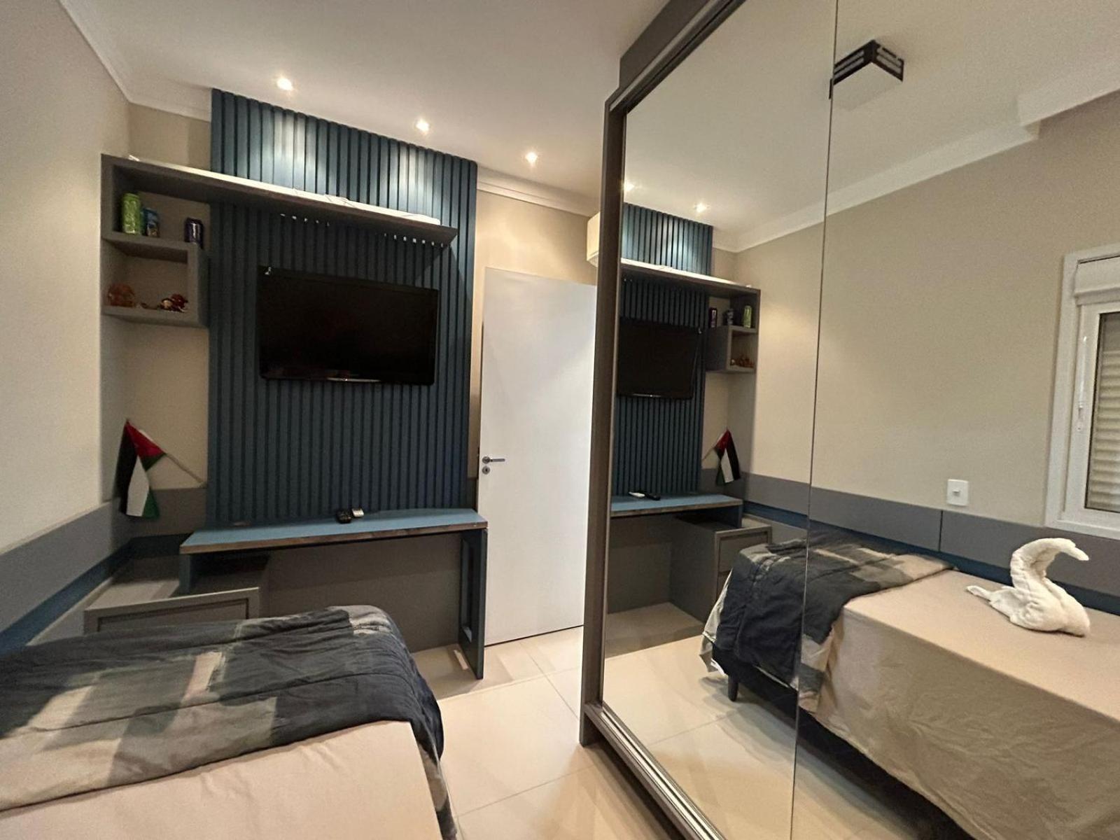 Apartamento confortável com piscina