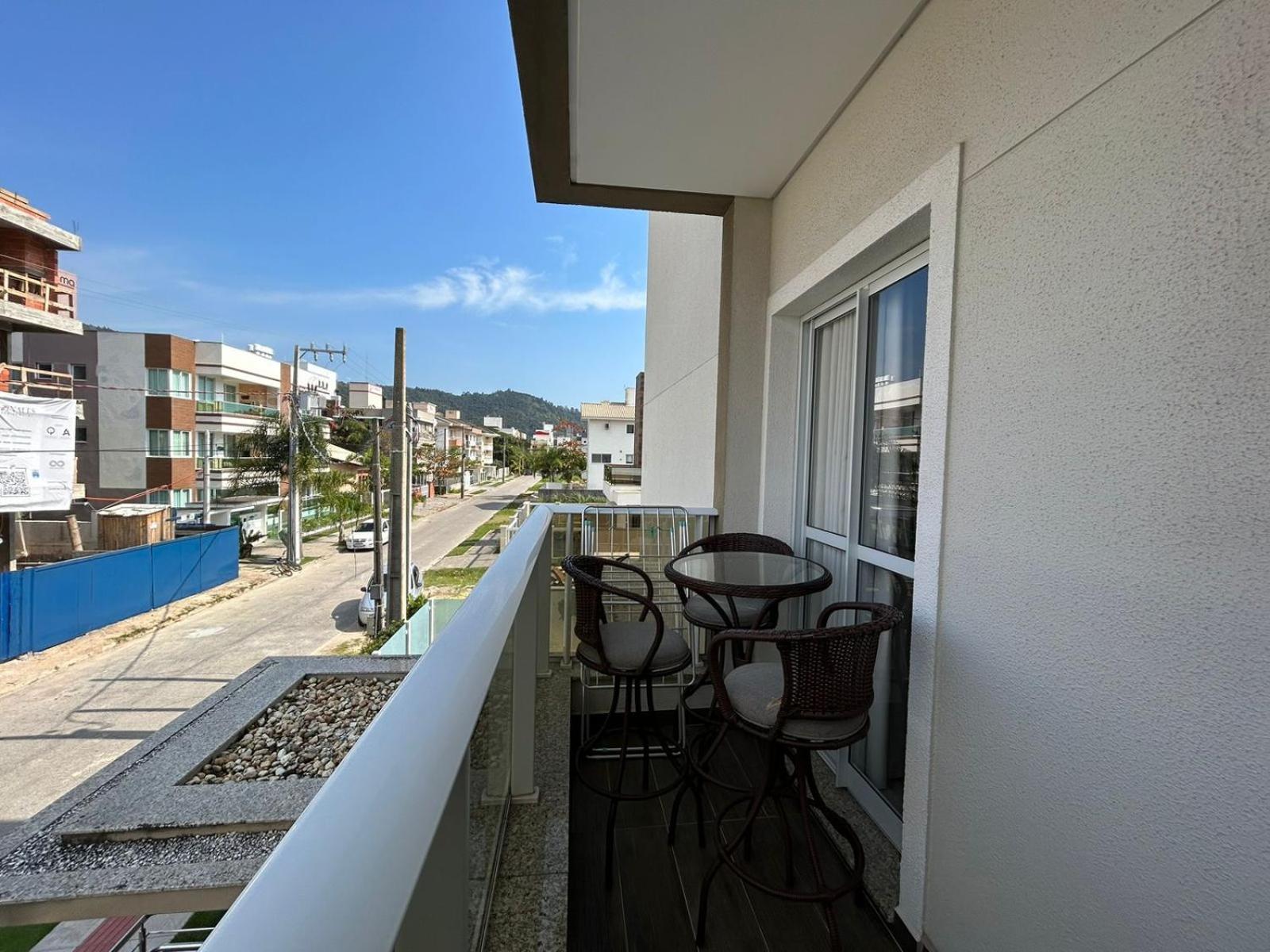 Apartamento confortável com piscina