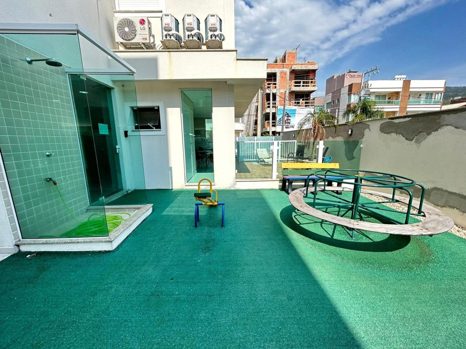 Apartamento confortável com piscina