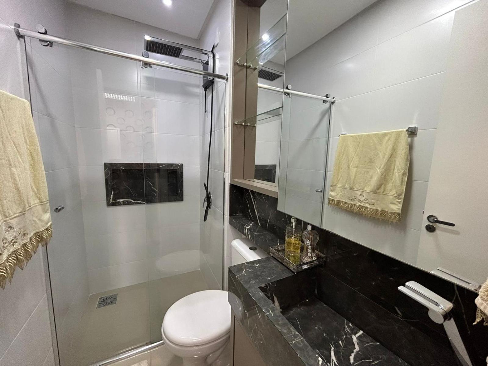 Apartamento confortável com piscina