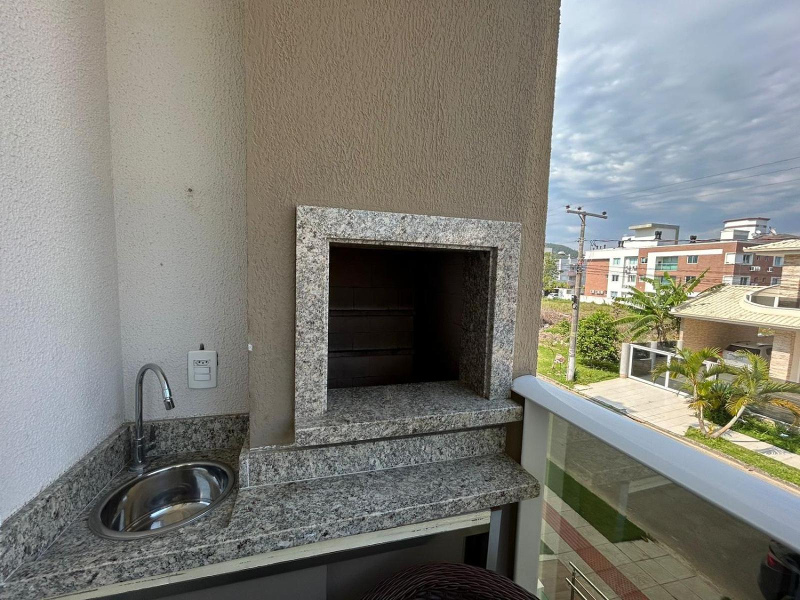 Apartamento confortável com piscina