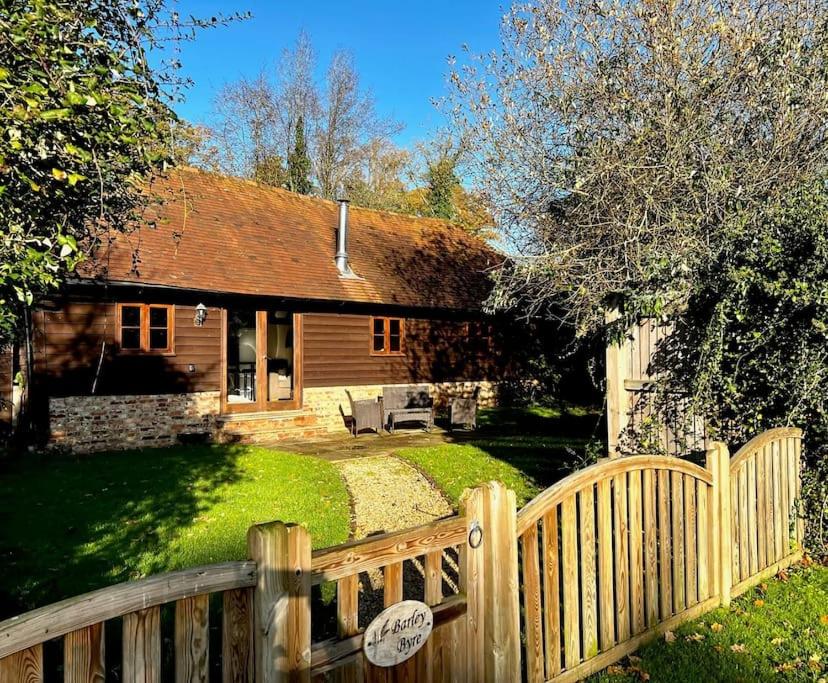 NEW Cosy cottage - Lake view & Log Burner - Dog proof garden view 3
