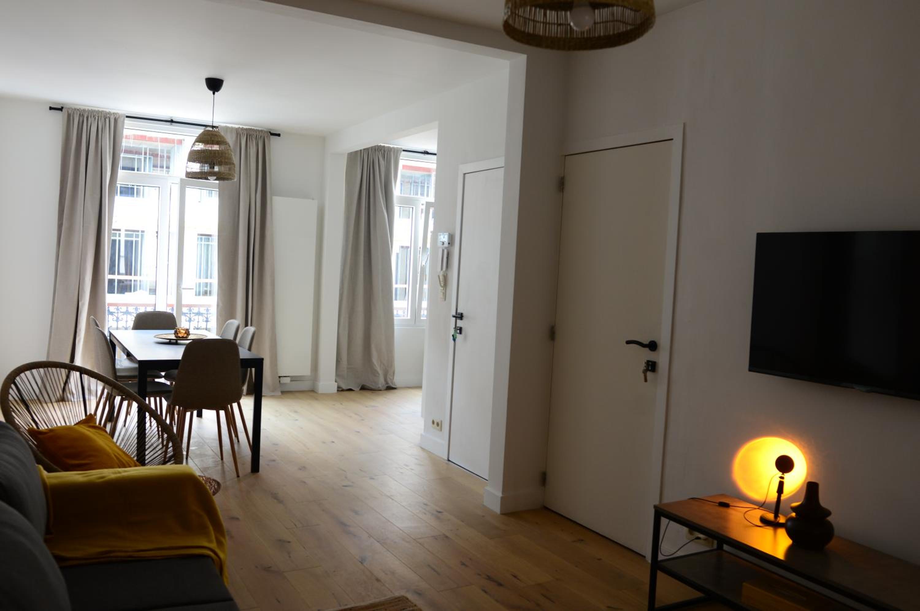 Cosy 2BDR Apartment, Terrace