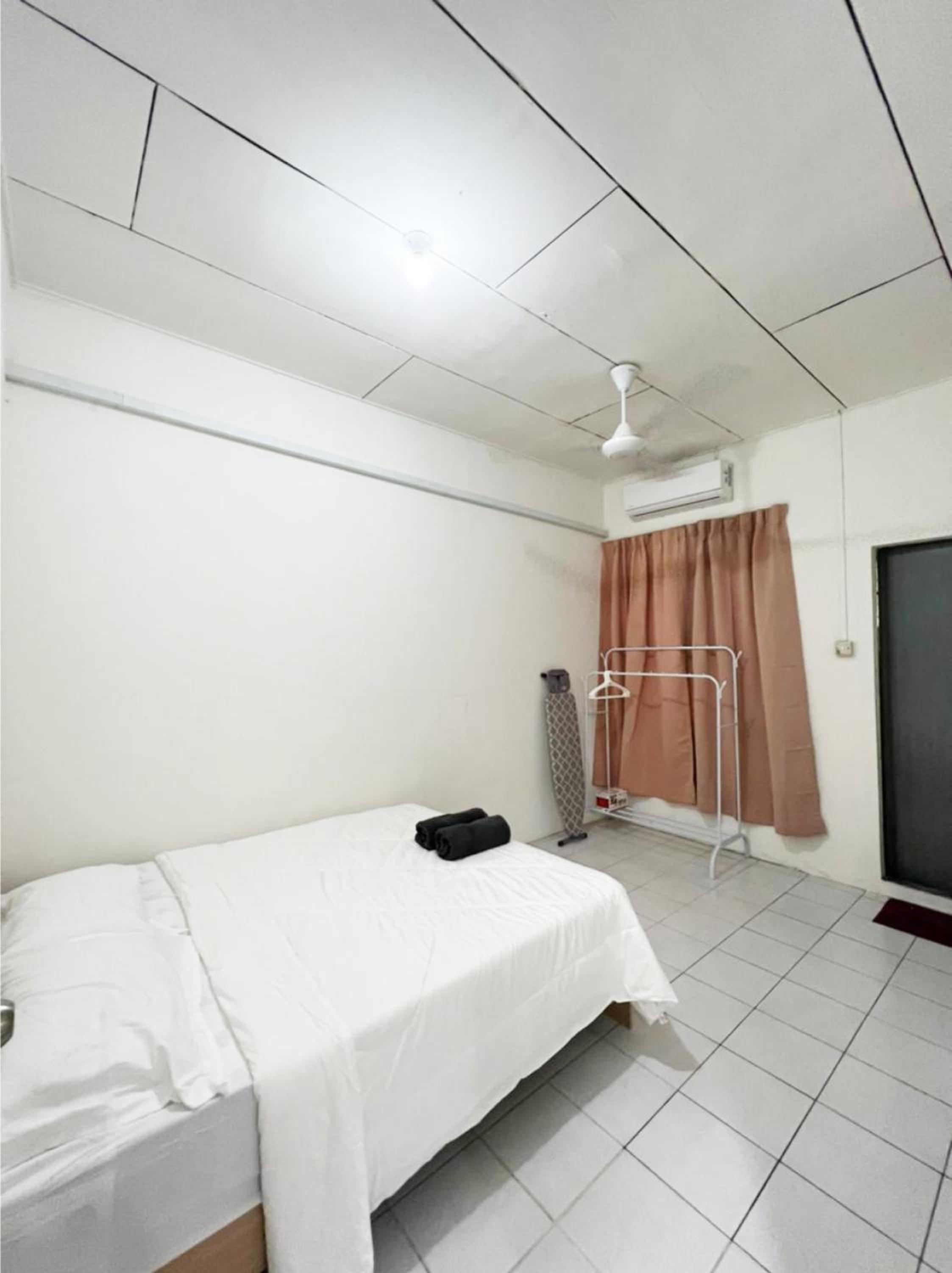 LILY HOMESTAY PUTATAN