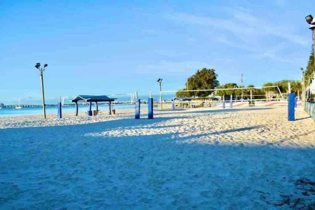 Beach Front 3 Bedroom Bungalow Getaway view 4