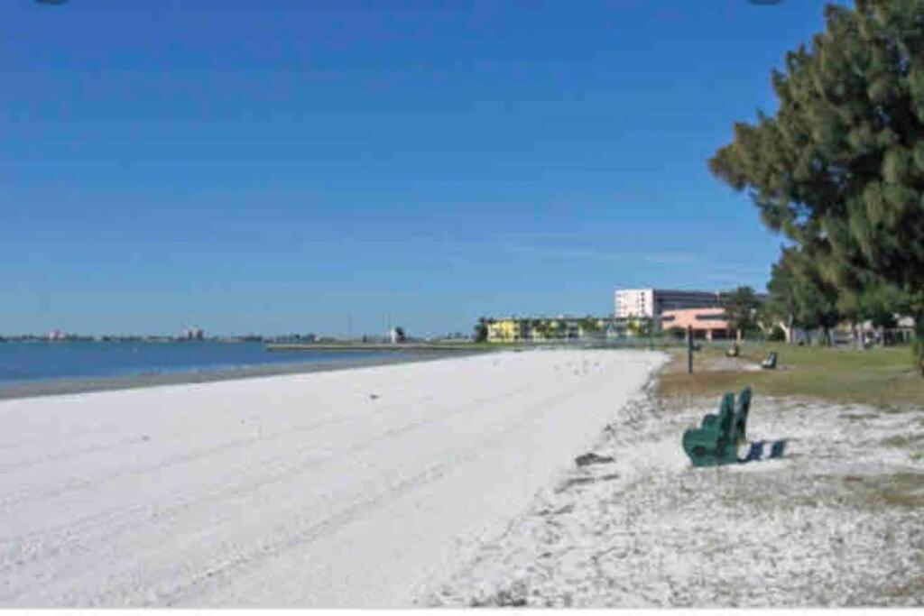 Beach Front 3 Bedroom Bungalow Getaway view 5