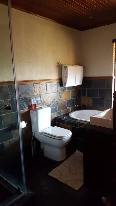 Zebula Golf and Wildlife Estate - Open Horizon Pax 8 - Moi Signature Luxury villa view 4