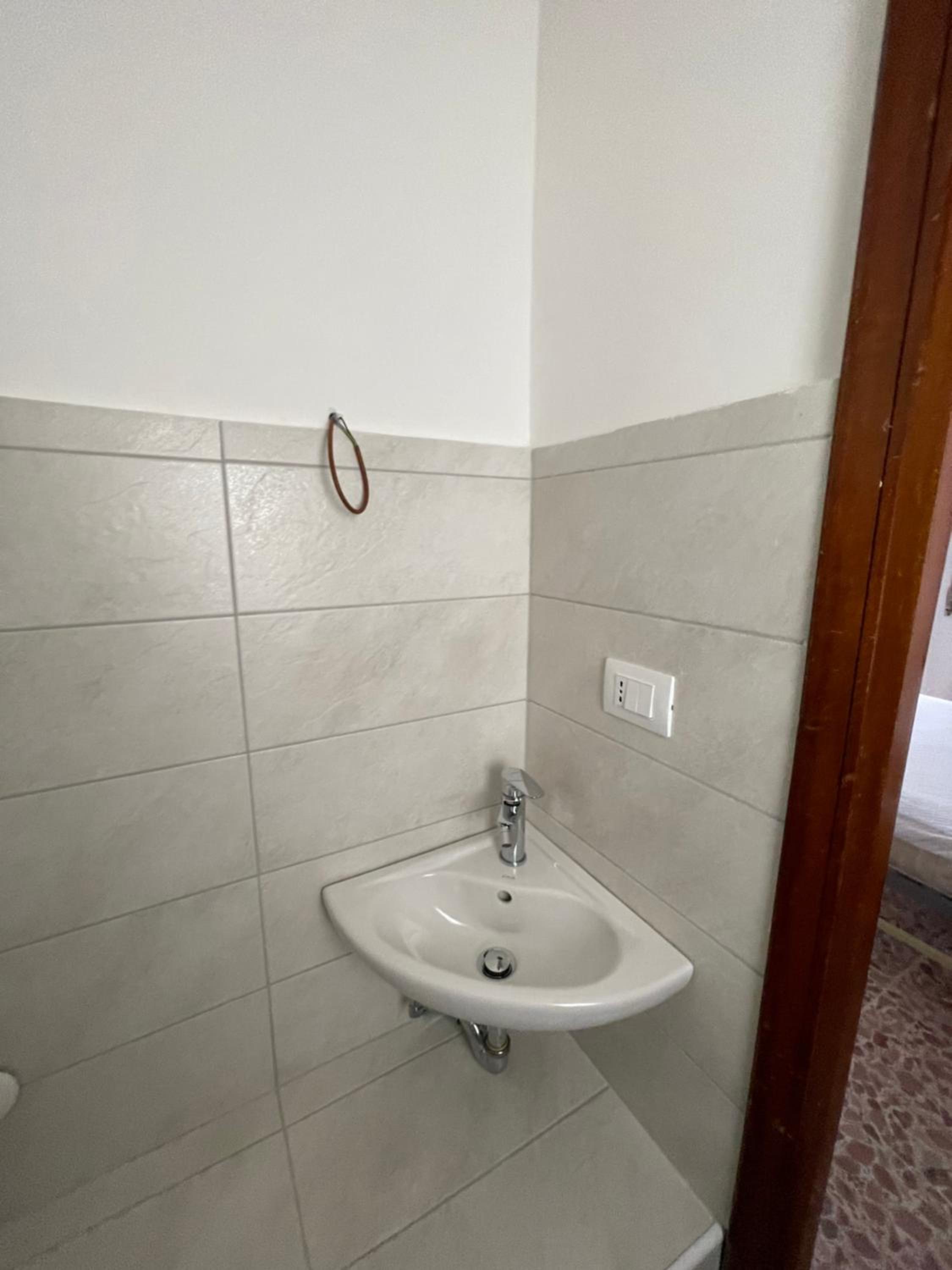 Via Ruffini 1 en Termoli — bathroom
