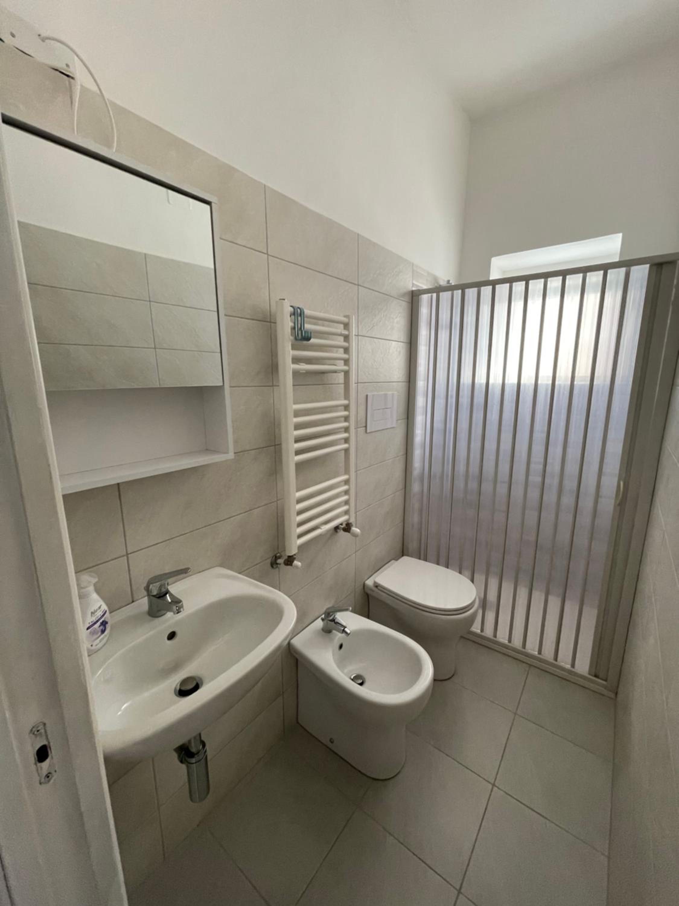 Via Ruffini 1 en Termoli — bathroom