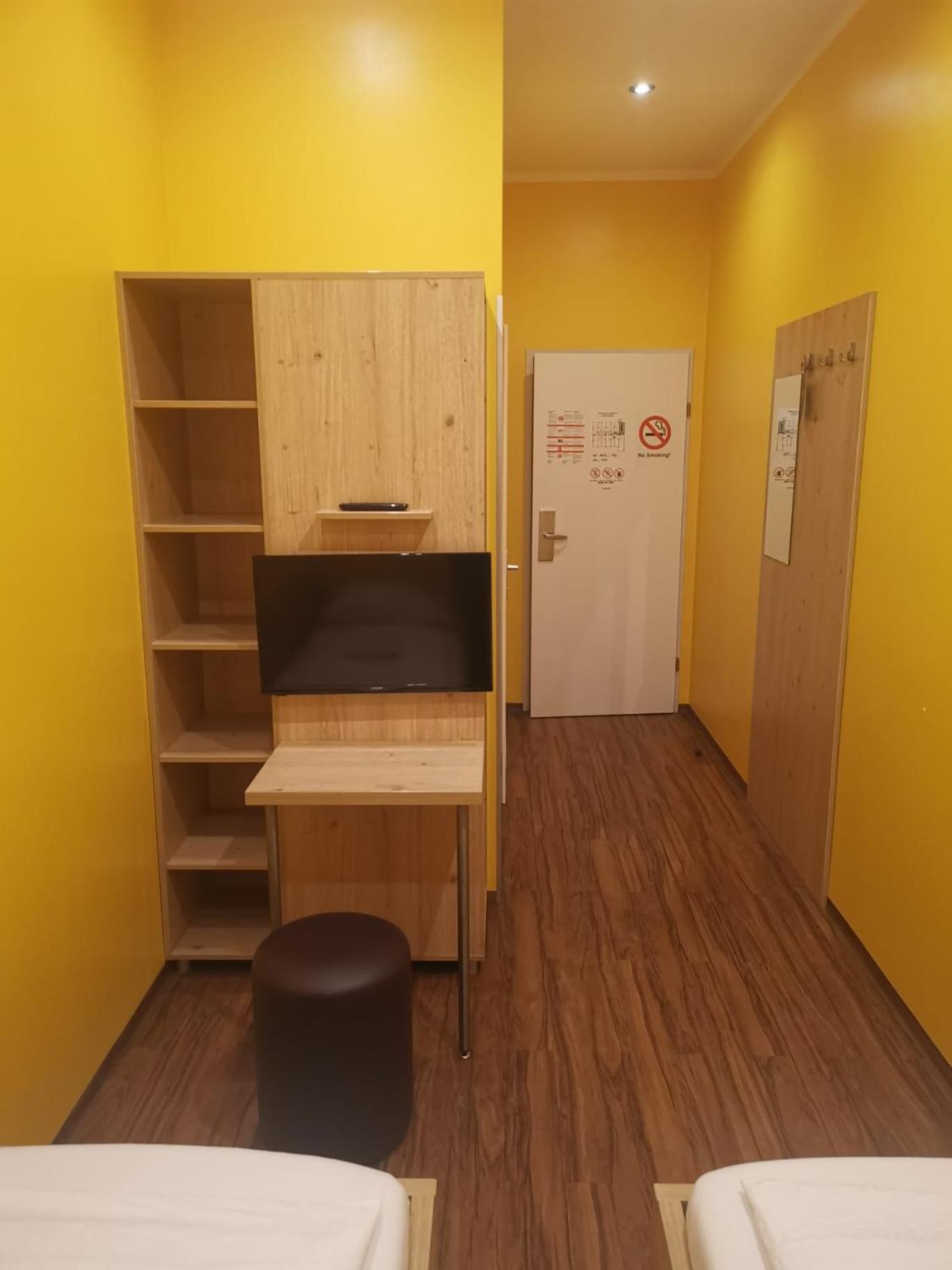 Do Step Inn Home - Hotel & Hostel