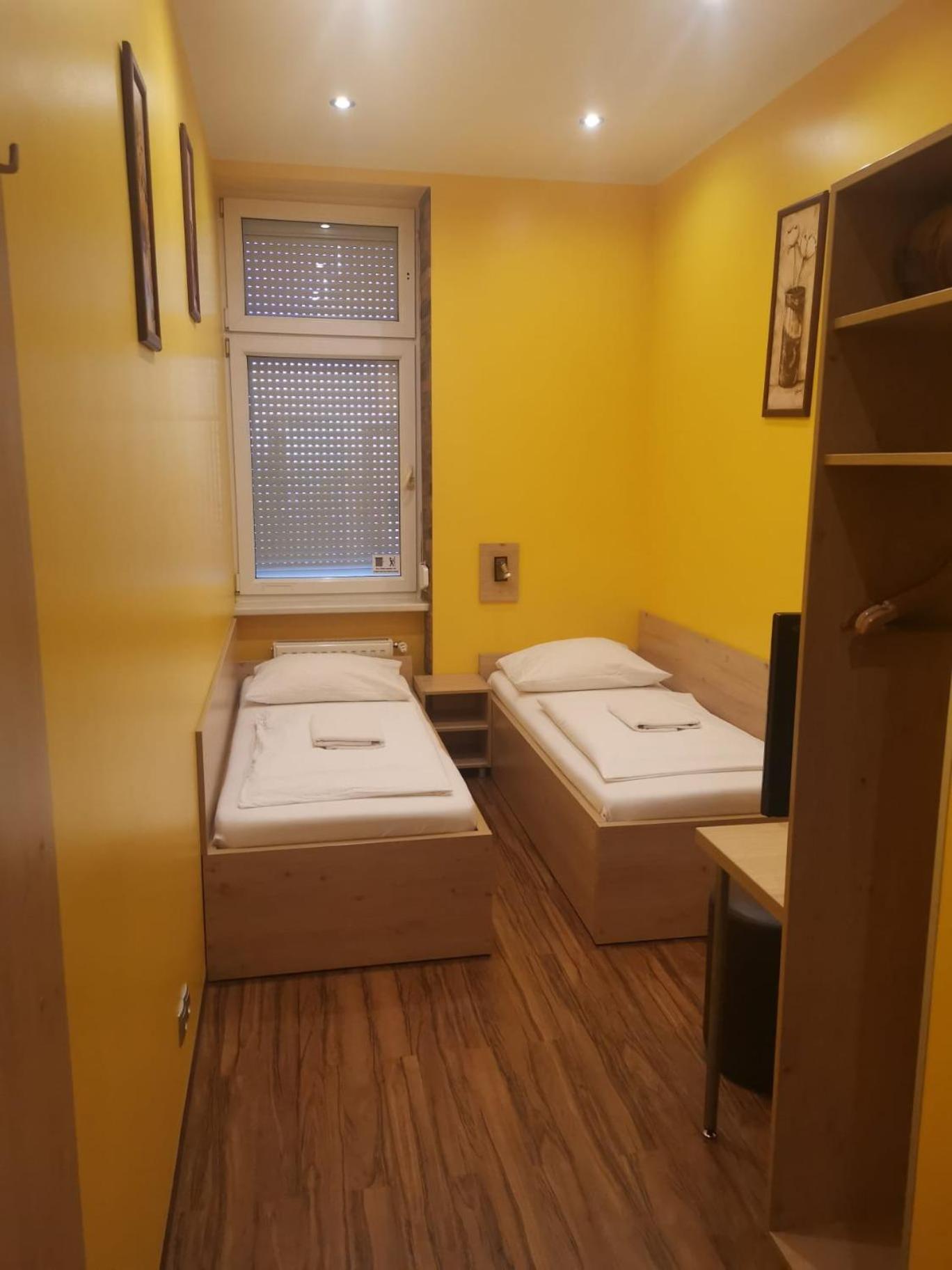 Do Step Inn Home - Hotel & Hostel