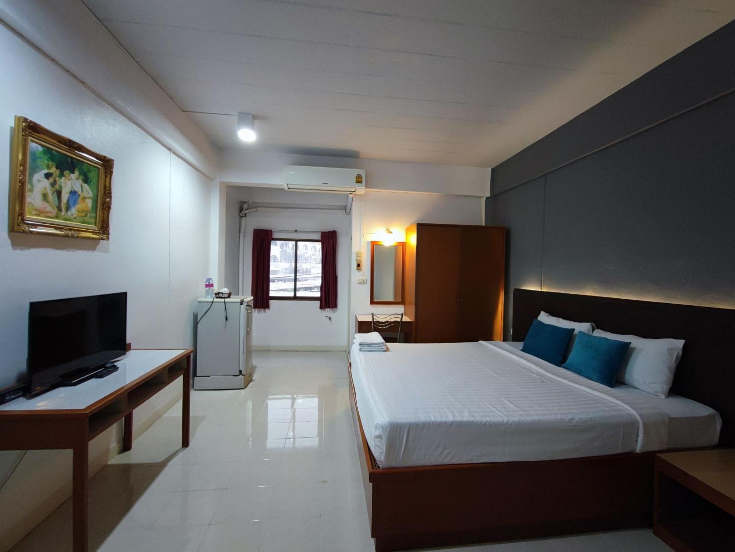 House Hotel Walking Street Pattaya view 3