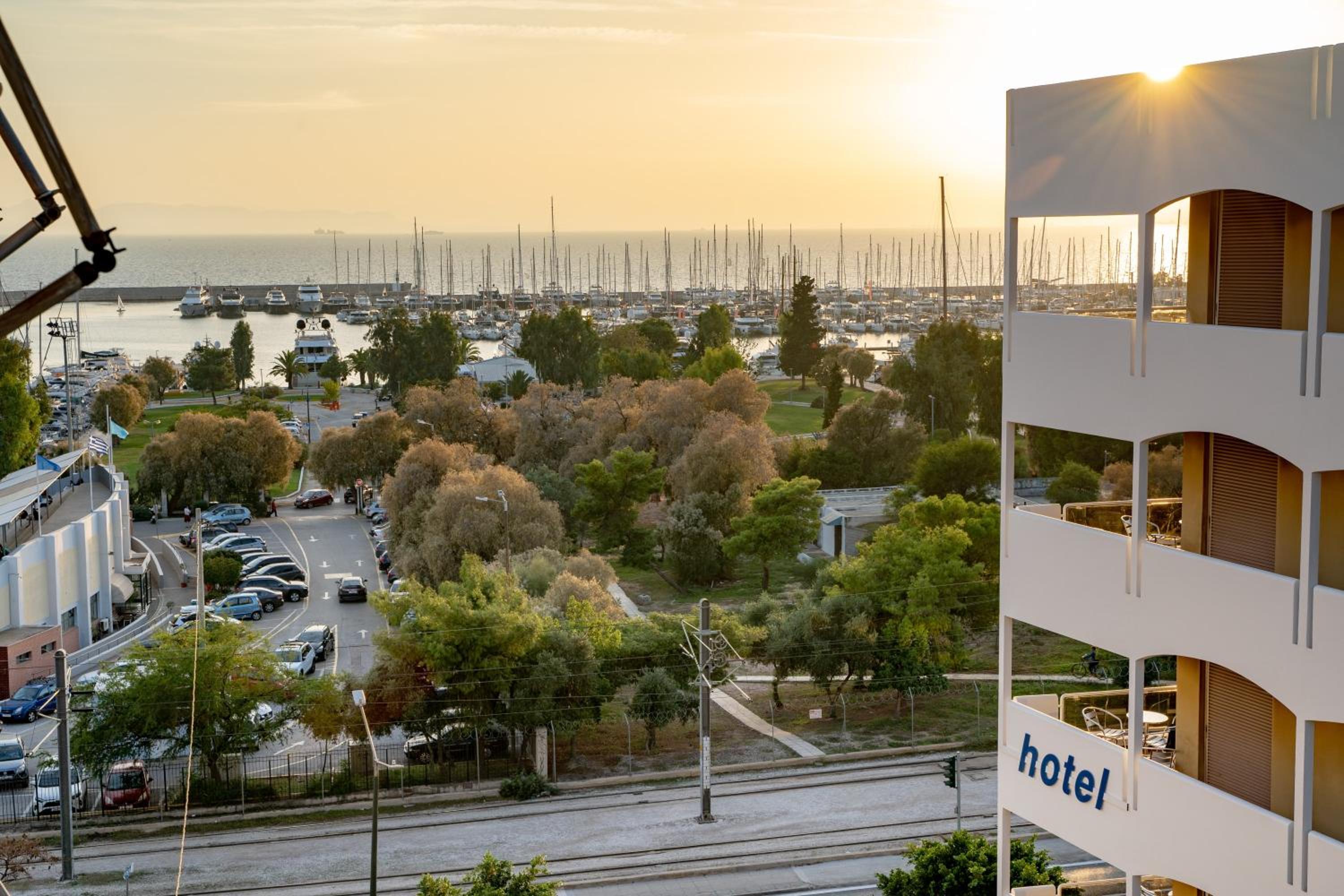 Alimos Riviera 1 bedroom 4 pers. apartment by MPS