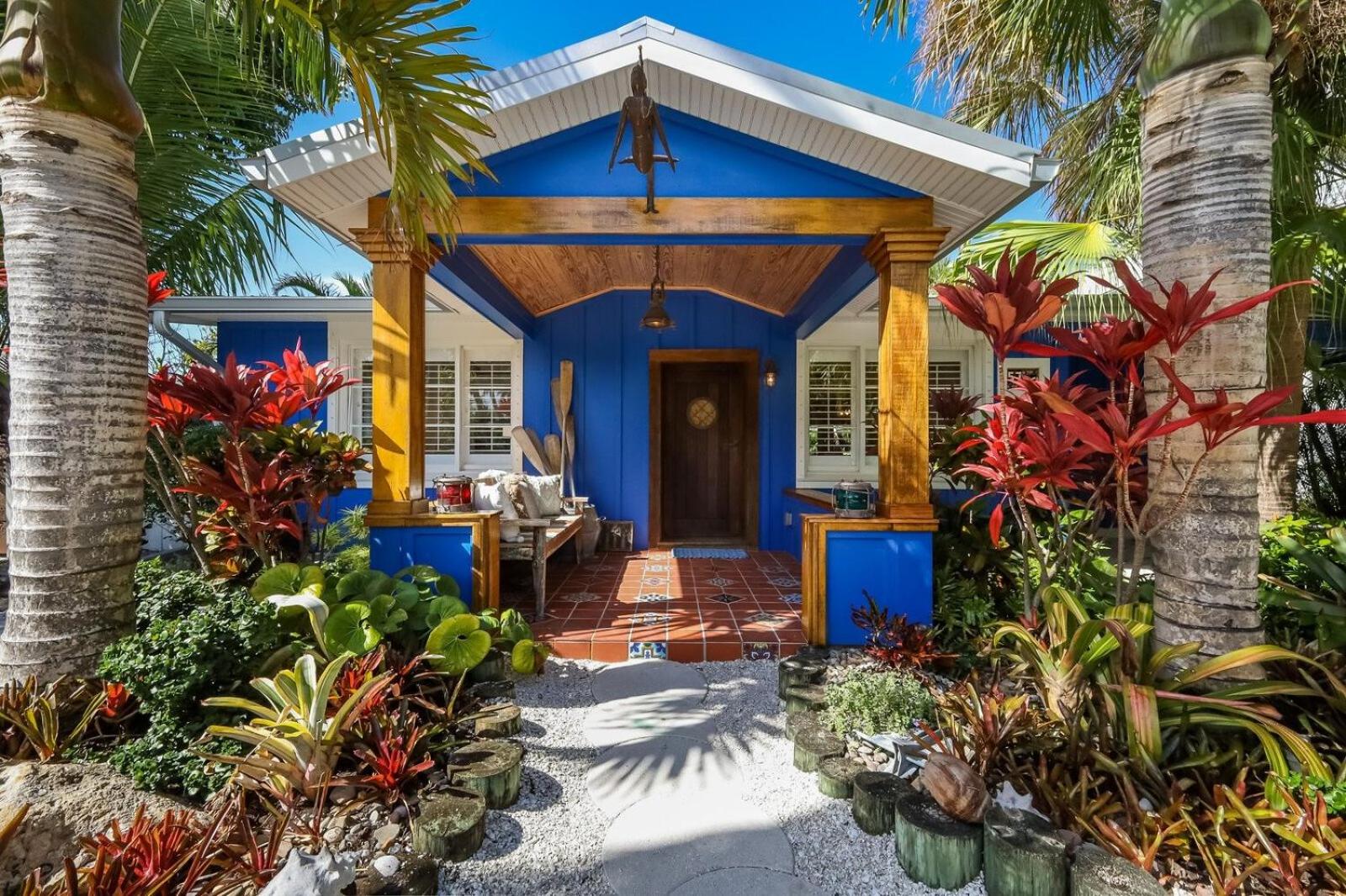 The Shady Mermaid home view 3
