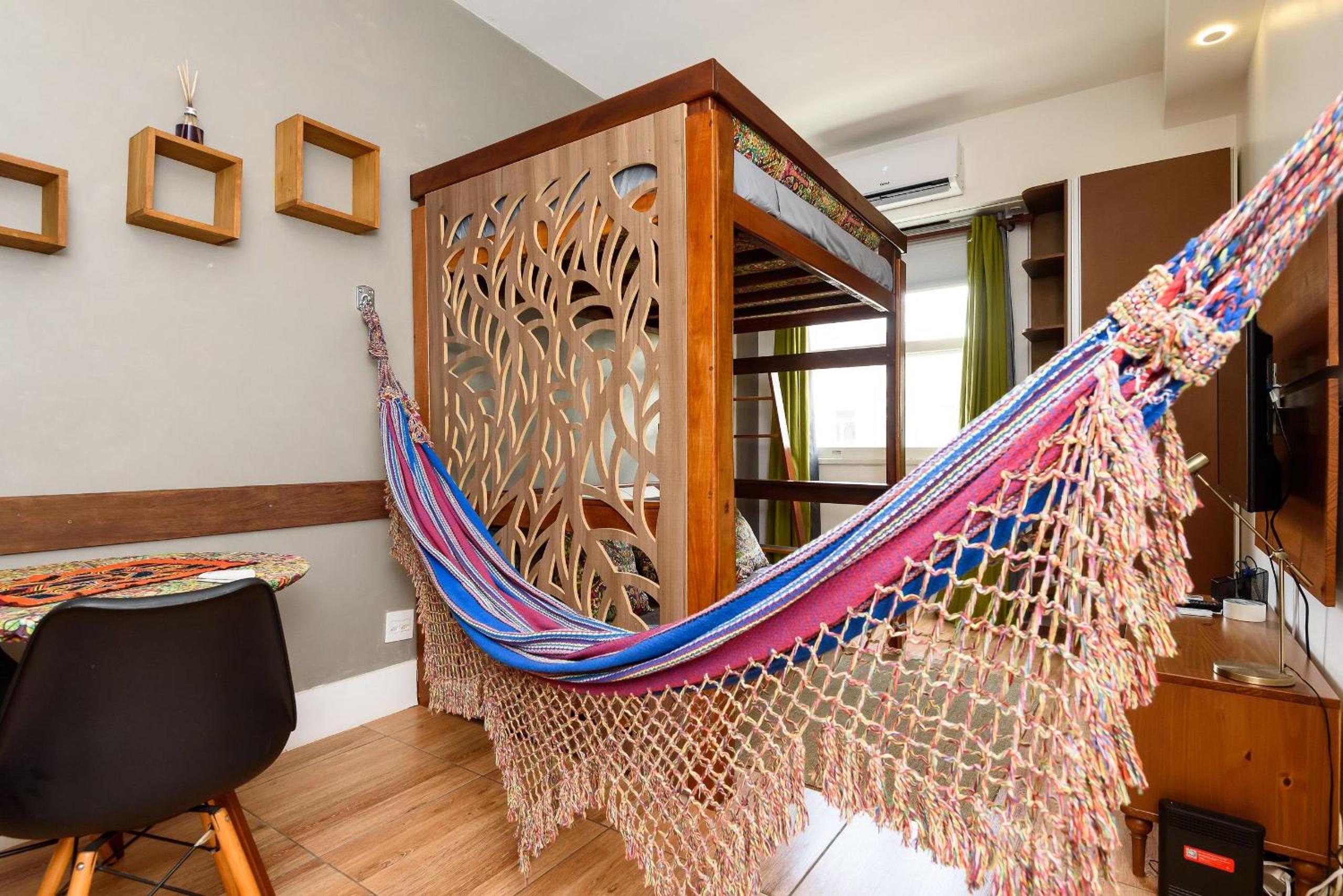 Loft entre Copacabana e Ipanema em frente ao metrô