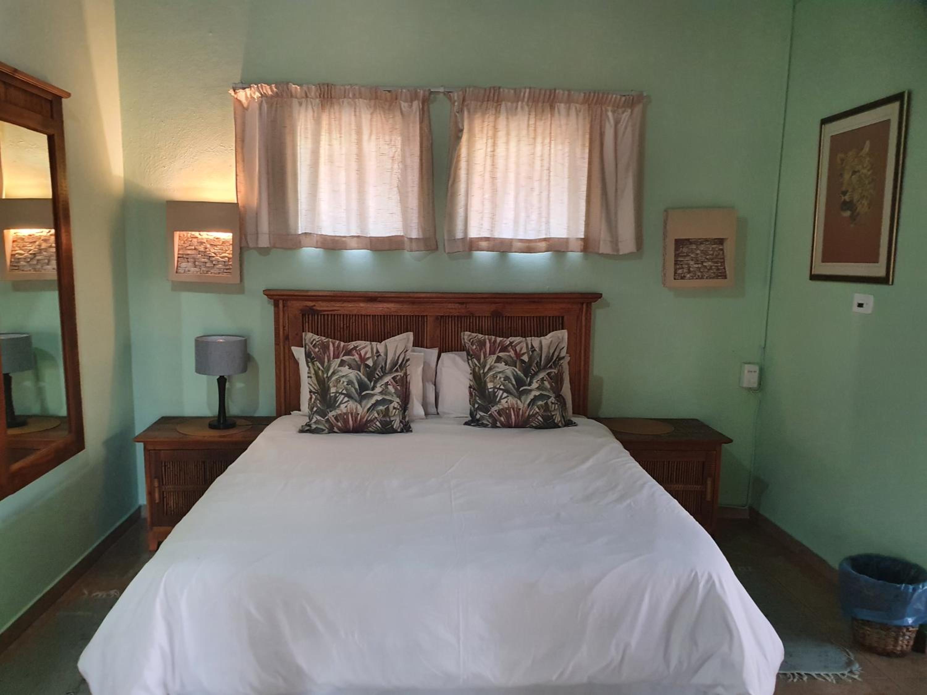 Zebula Golf and Wildlife Estate - Walk of the Eland Pax 12 - Moi Signature Luxury villa view 2
