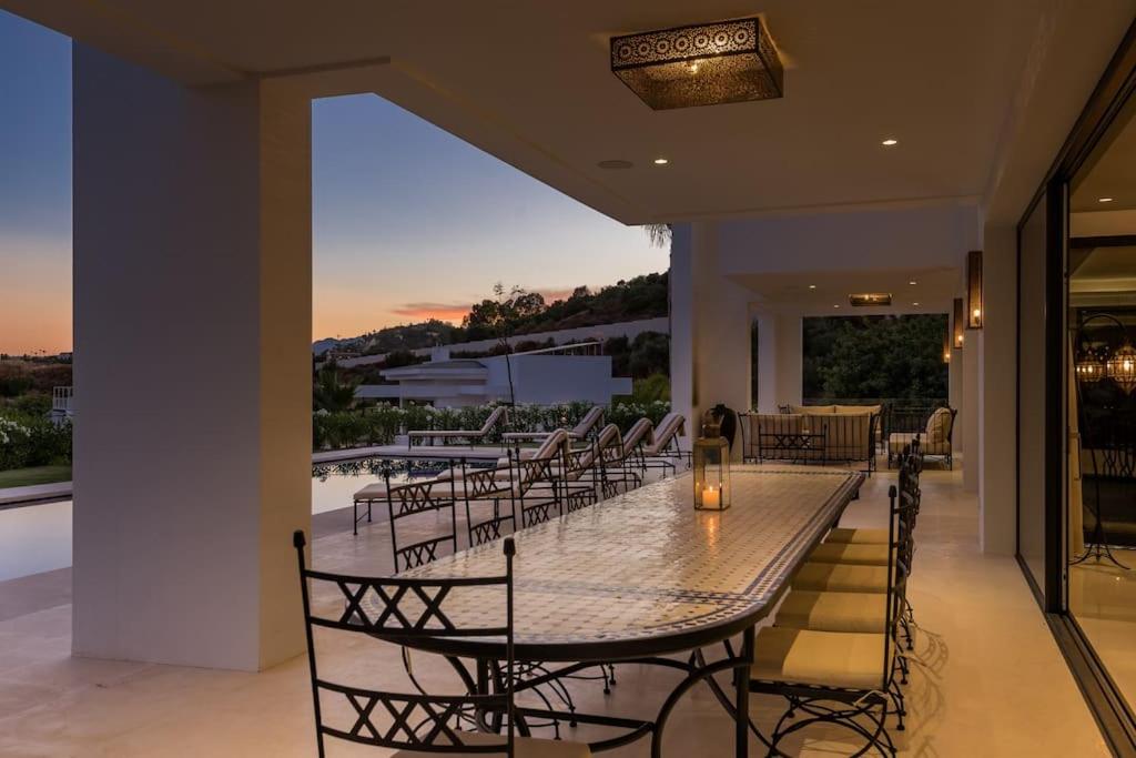 Villa V - Chic 6-Bedroom Villa in Los Olivos, Marbella view 4